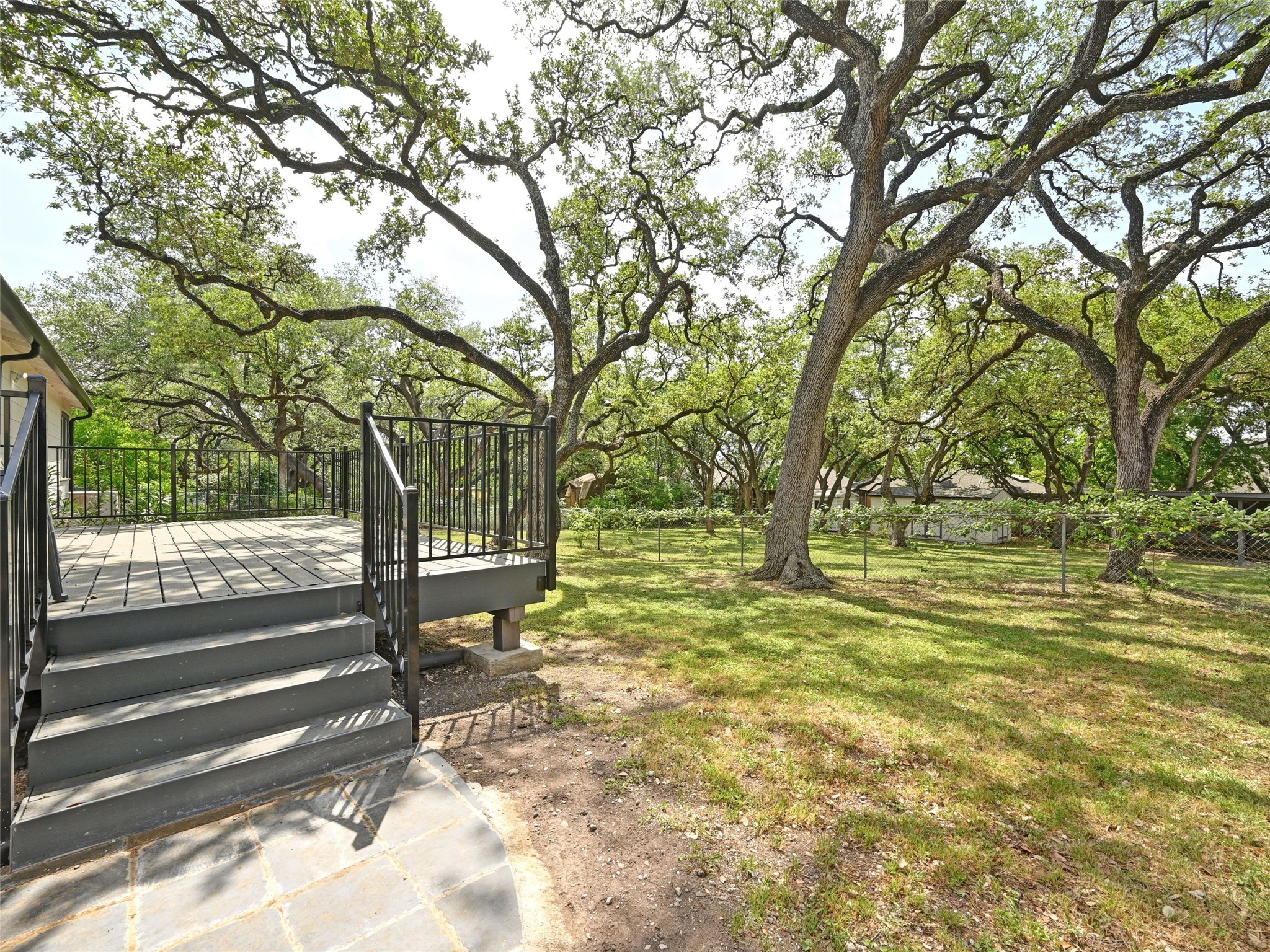 main property photo 23