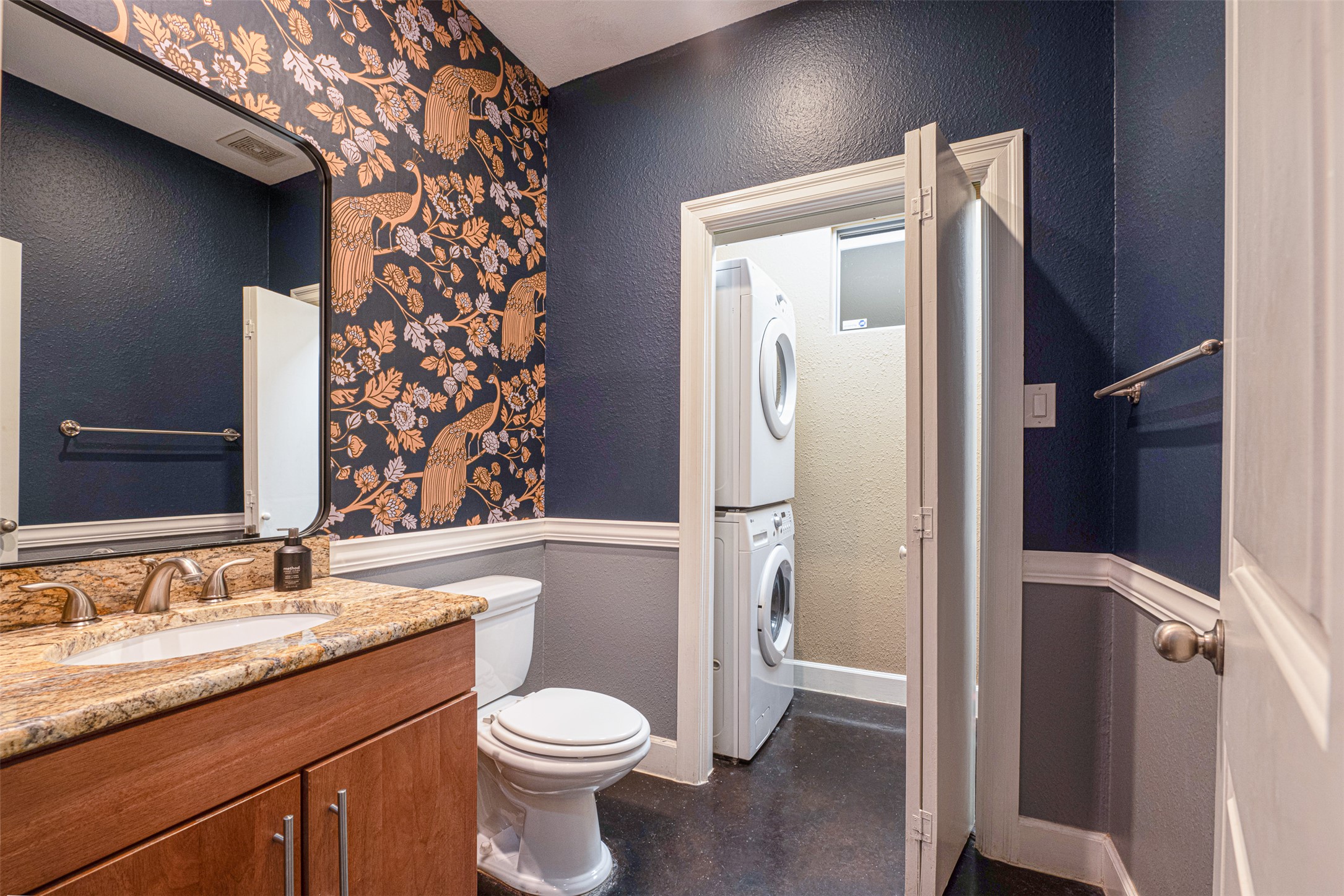 main property photo 10