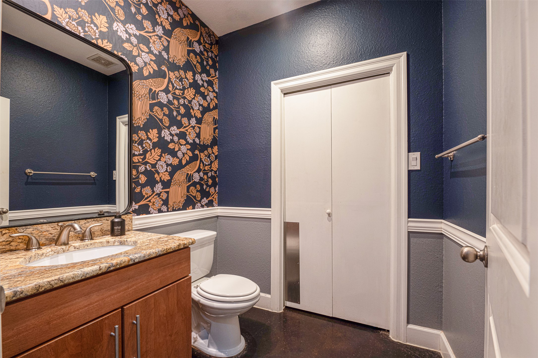 main property photo 9