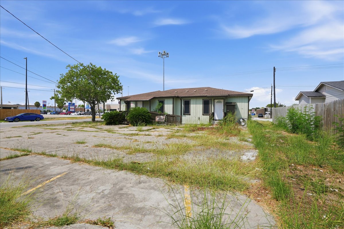 main property photo 5