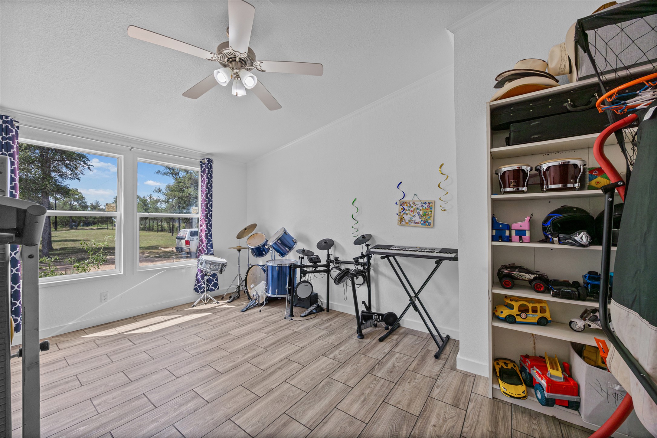 main property photo 17
