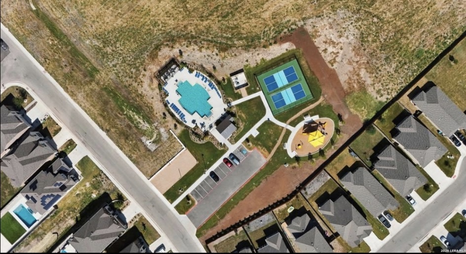 main property photo 27