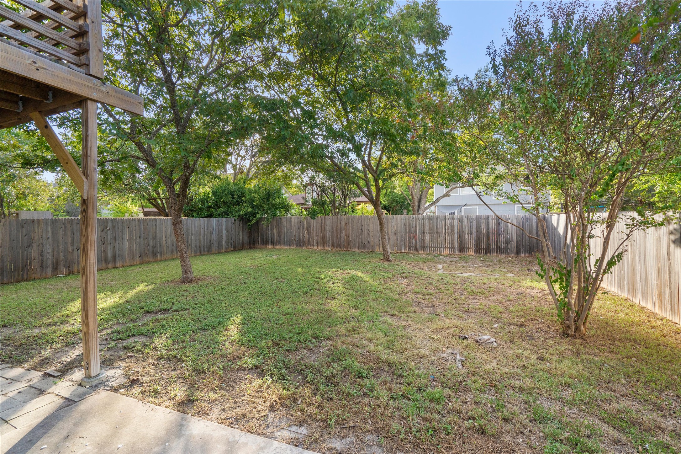 main property photo 20