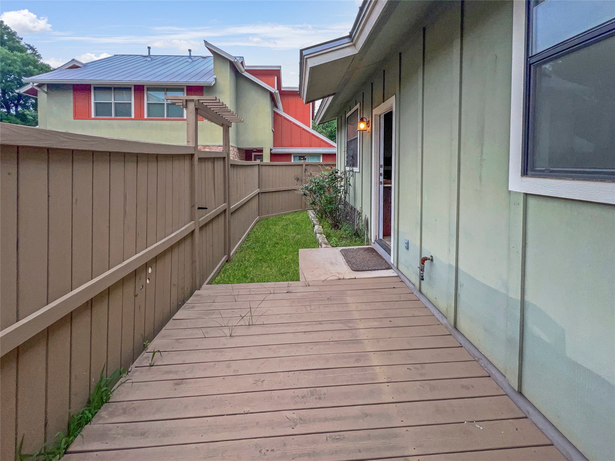 main property photo 16