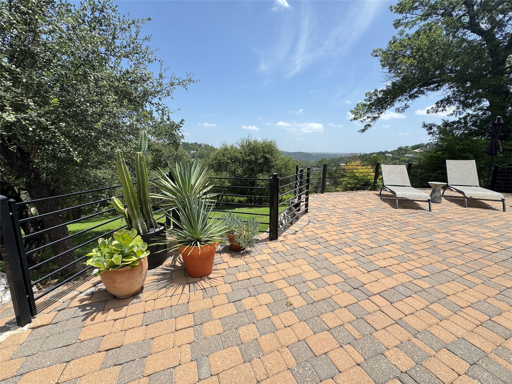 main property photo 15