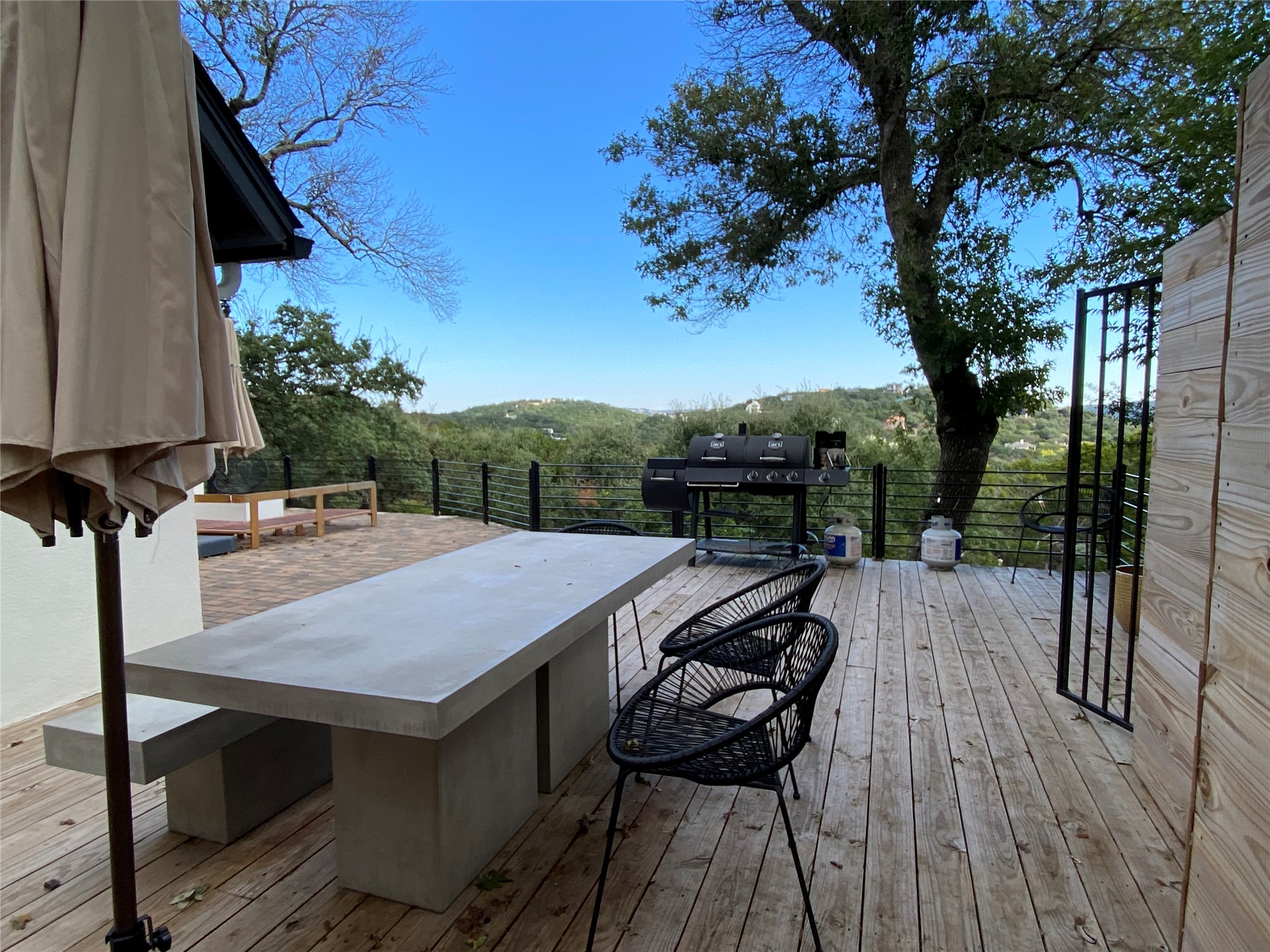 main property photo 37