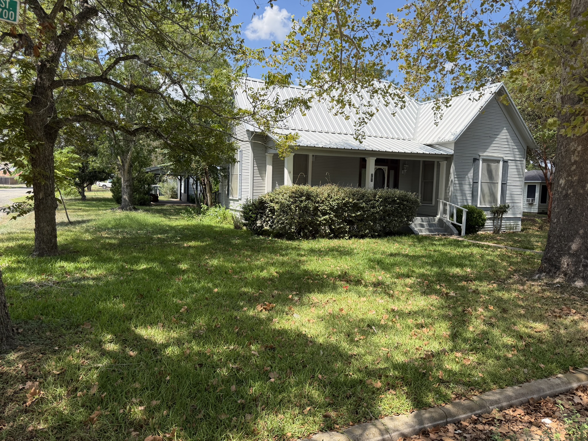 main property photo 3