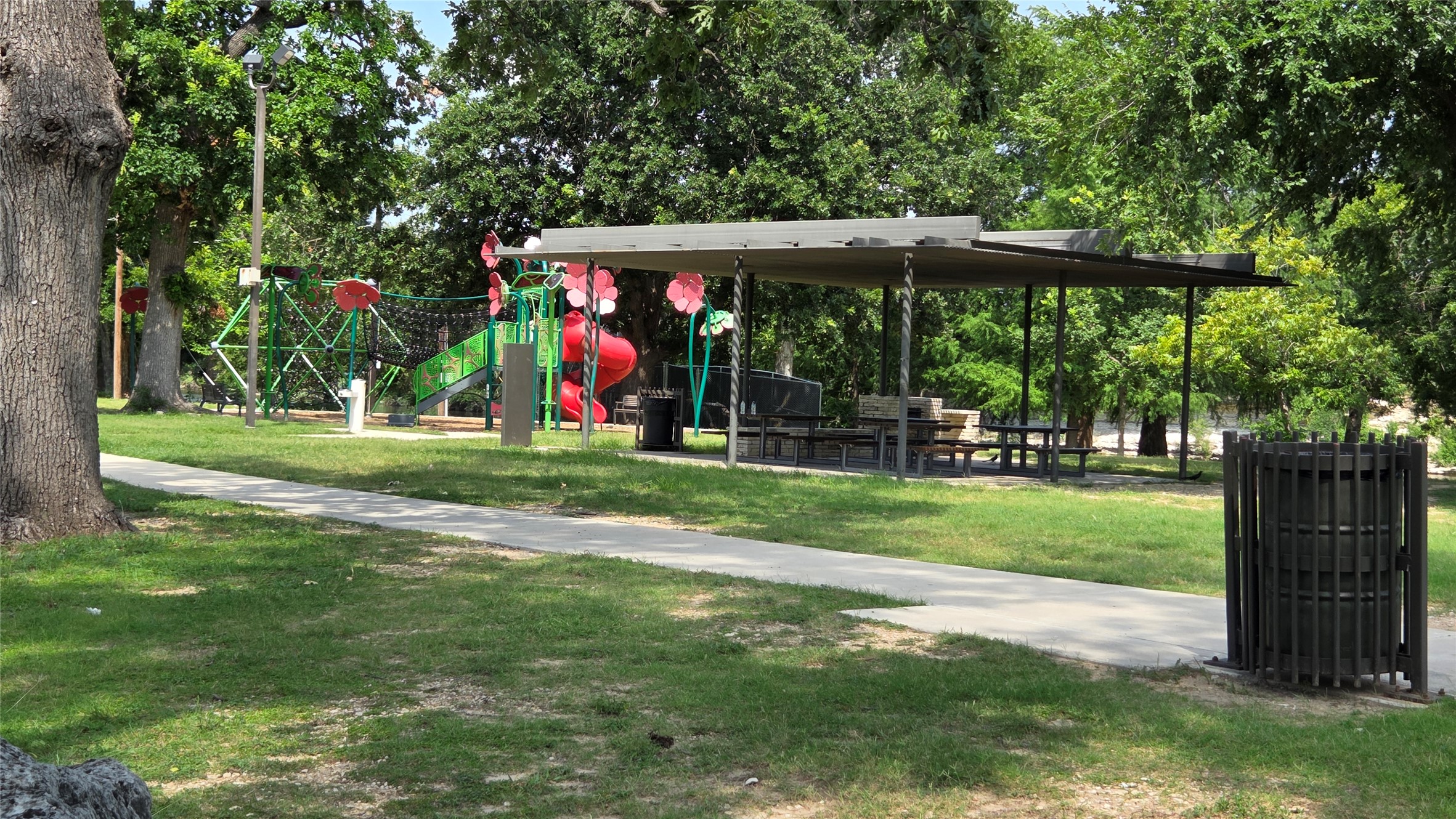 main property photo 31