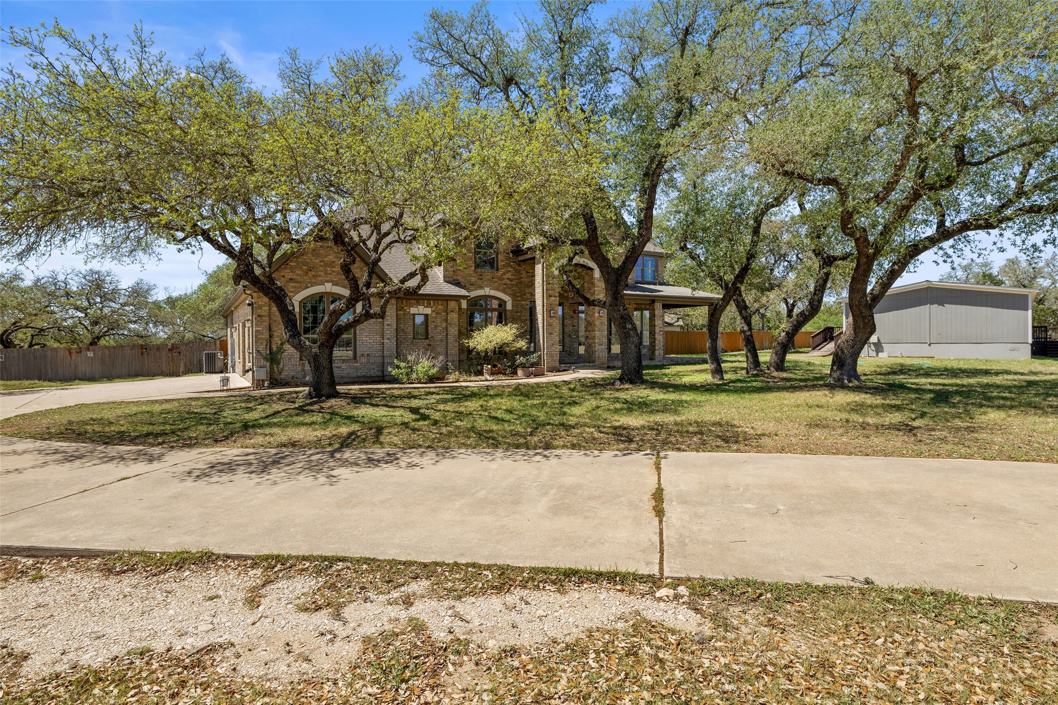 main property photo 33
