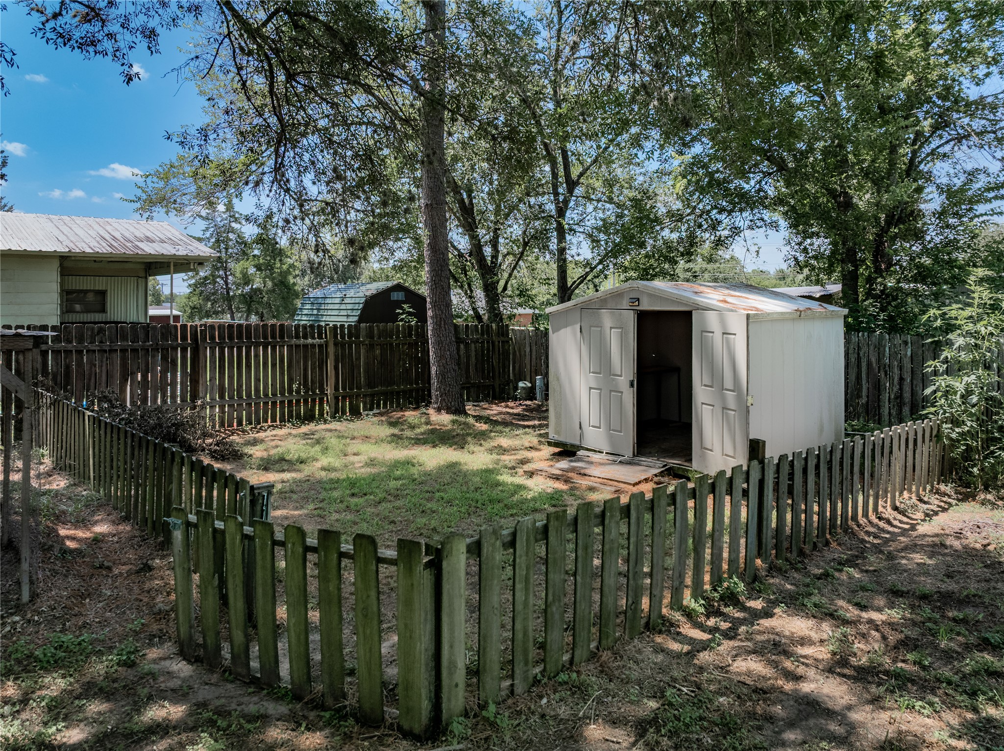 main property photo 15