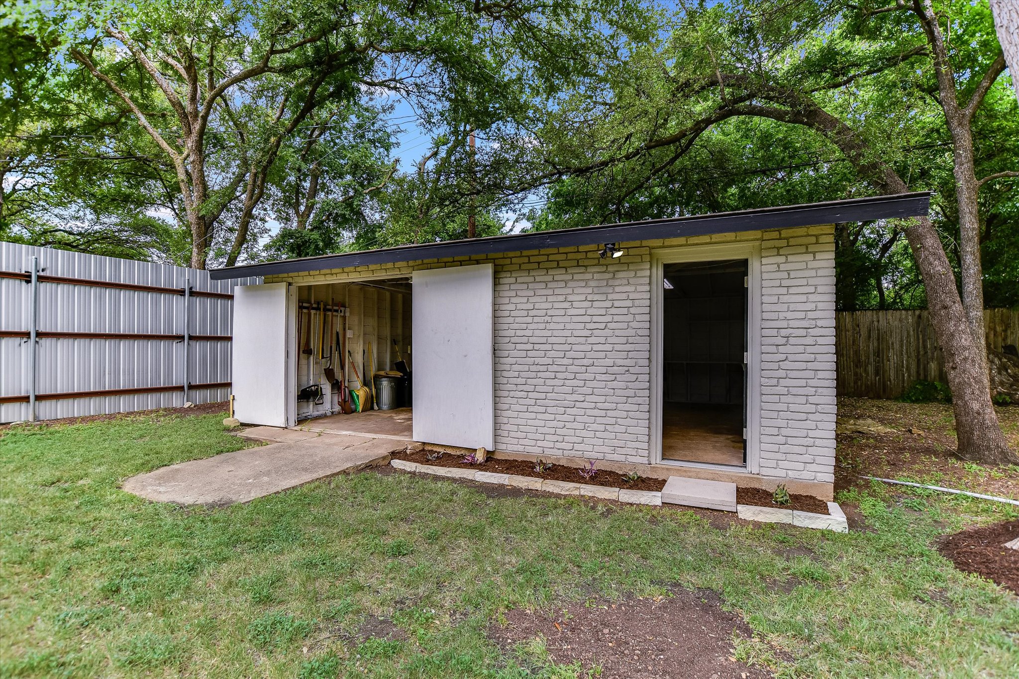 main property photo 22