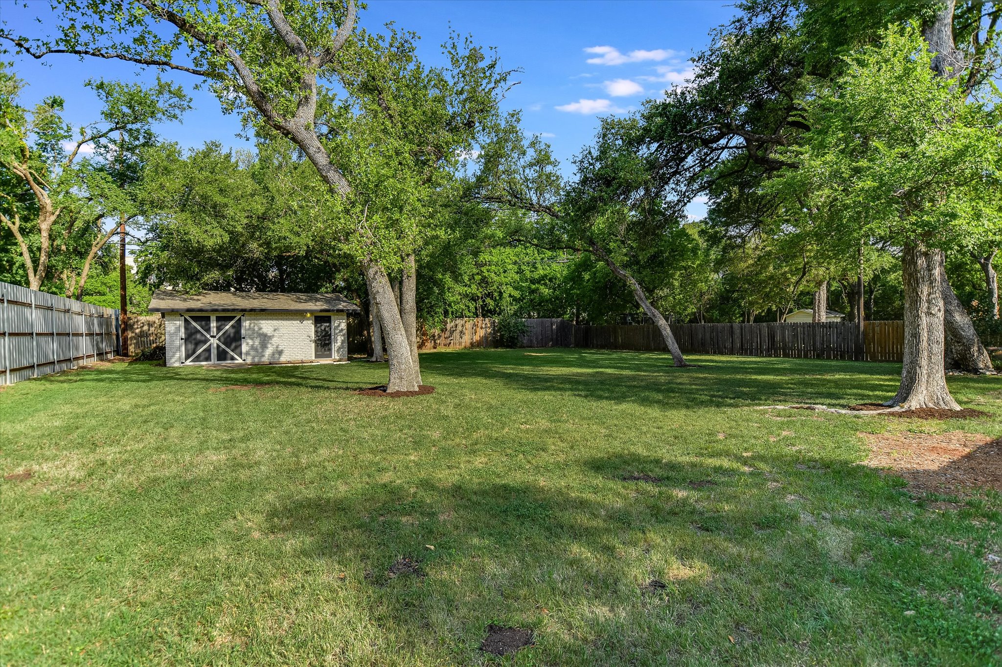 main property photo 23