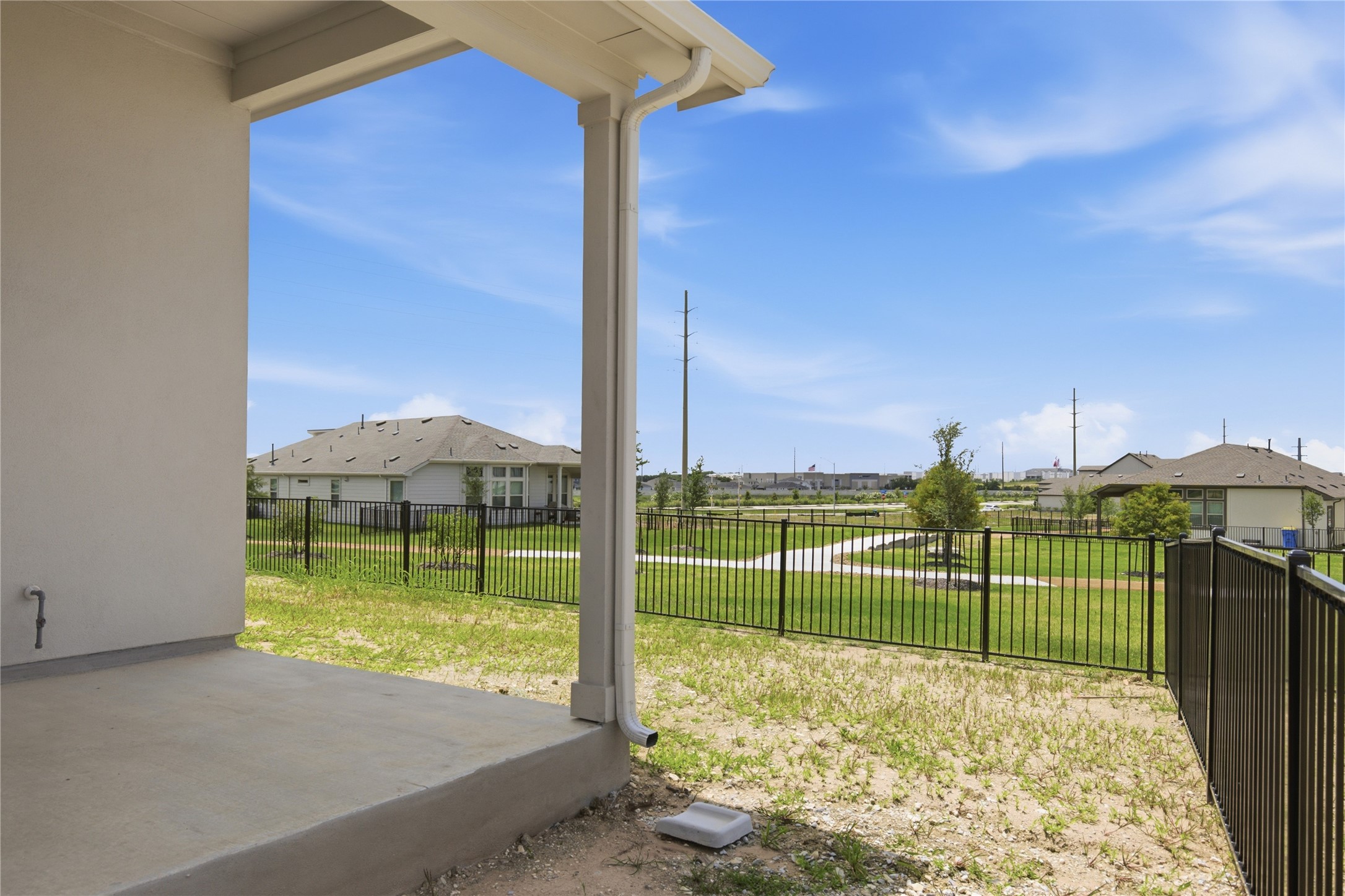 main property photo 28