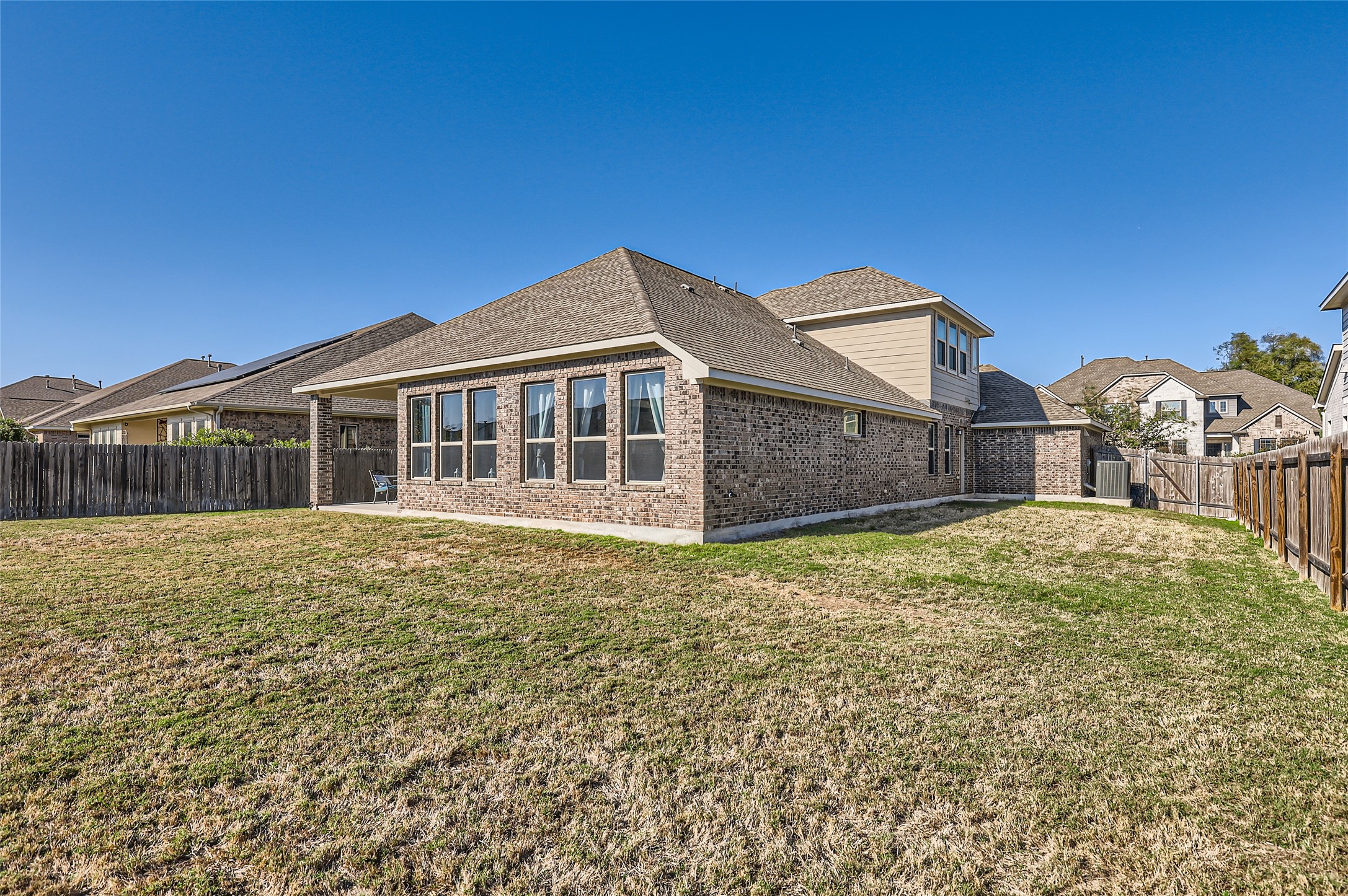 main property photo 28