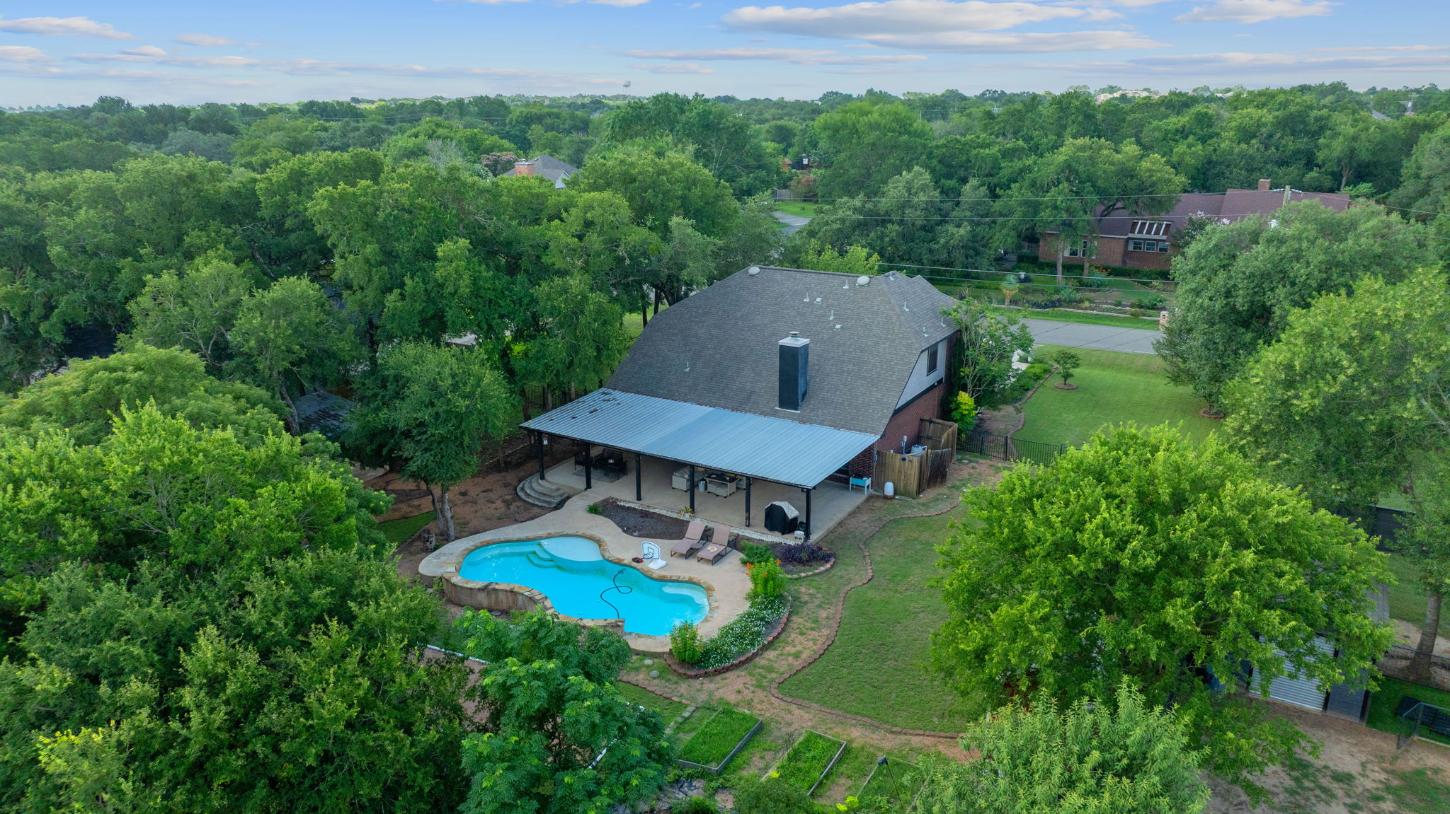 main property photo 5