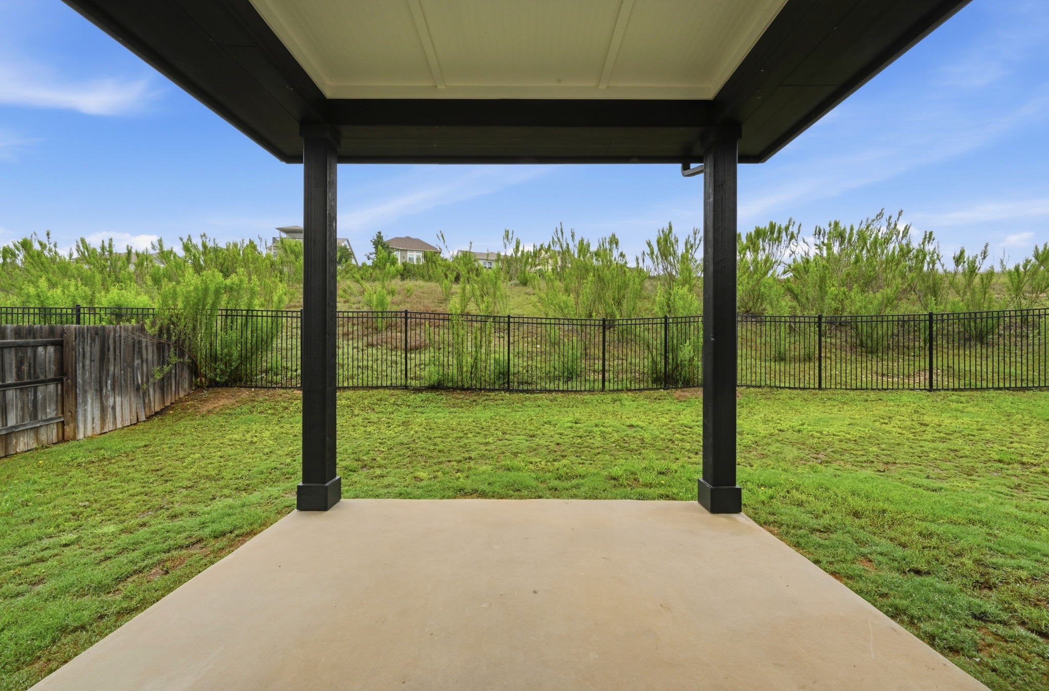 main property photo 30