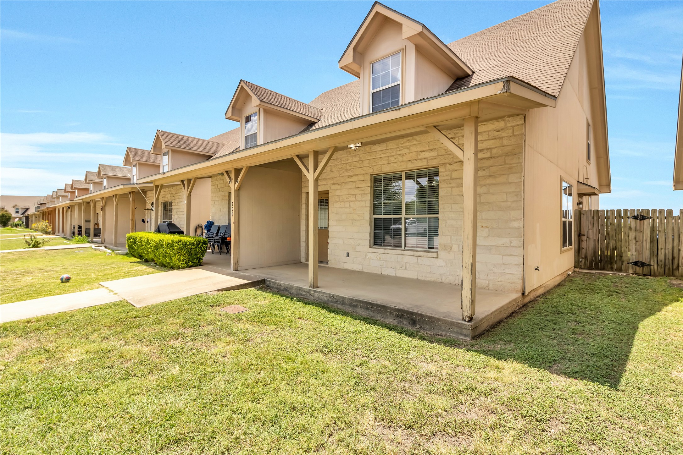 main property photo 23