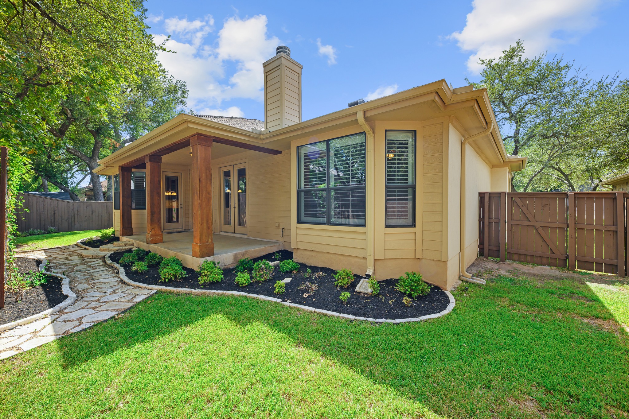 main property photo 31
