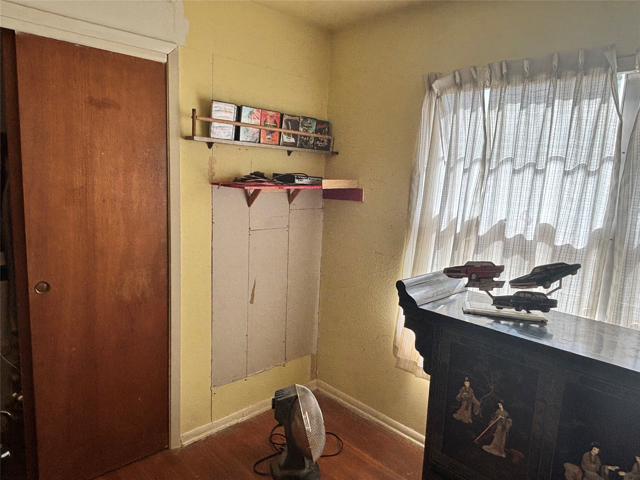 main property photo 13