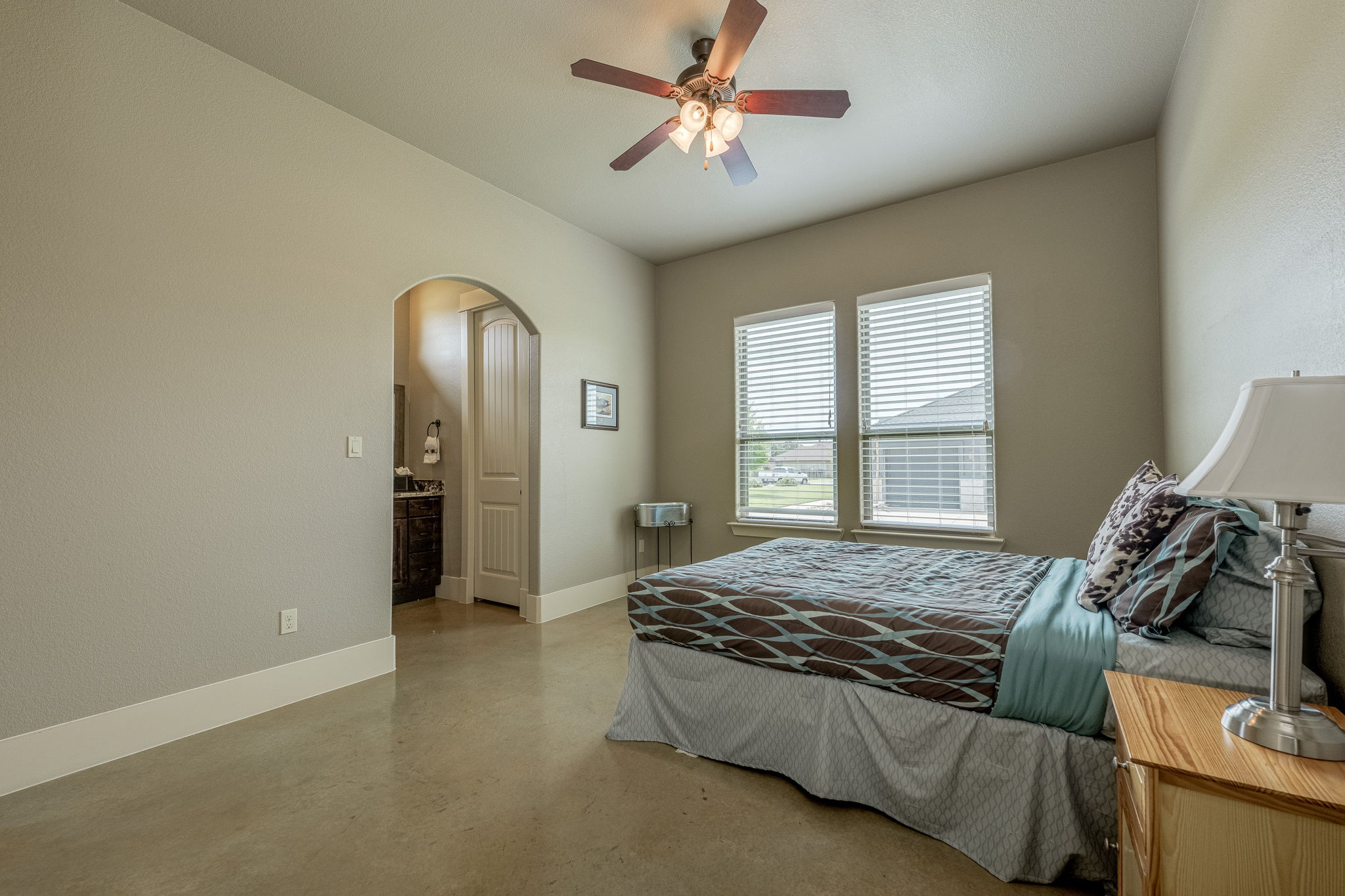 main property photo 25