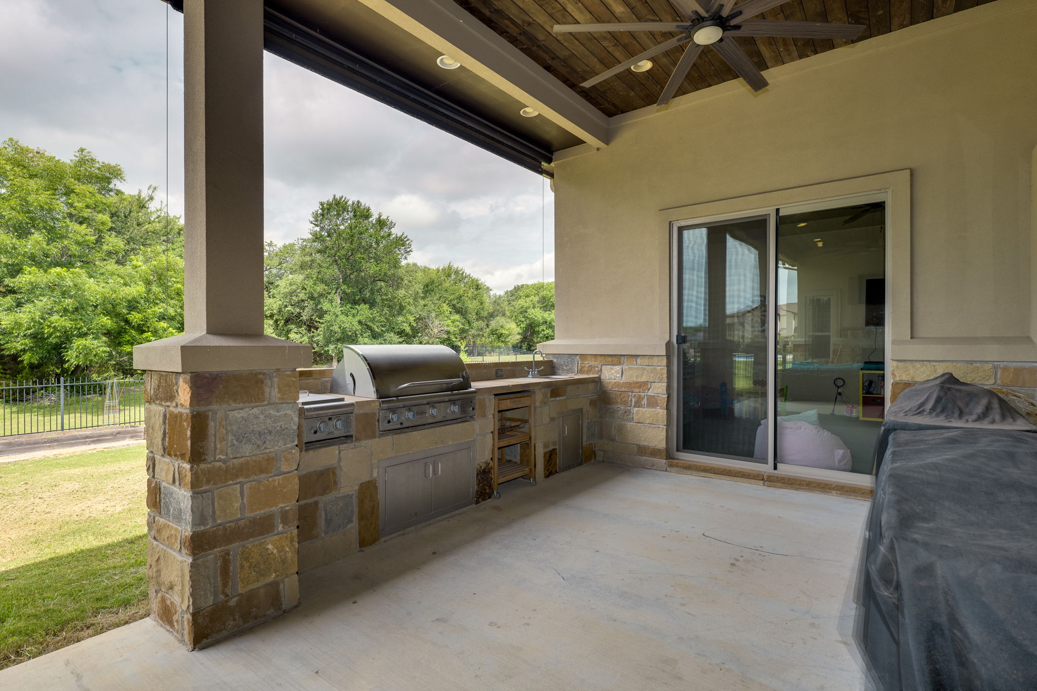 main property photo 32