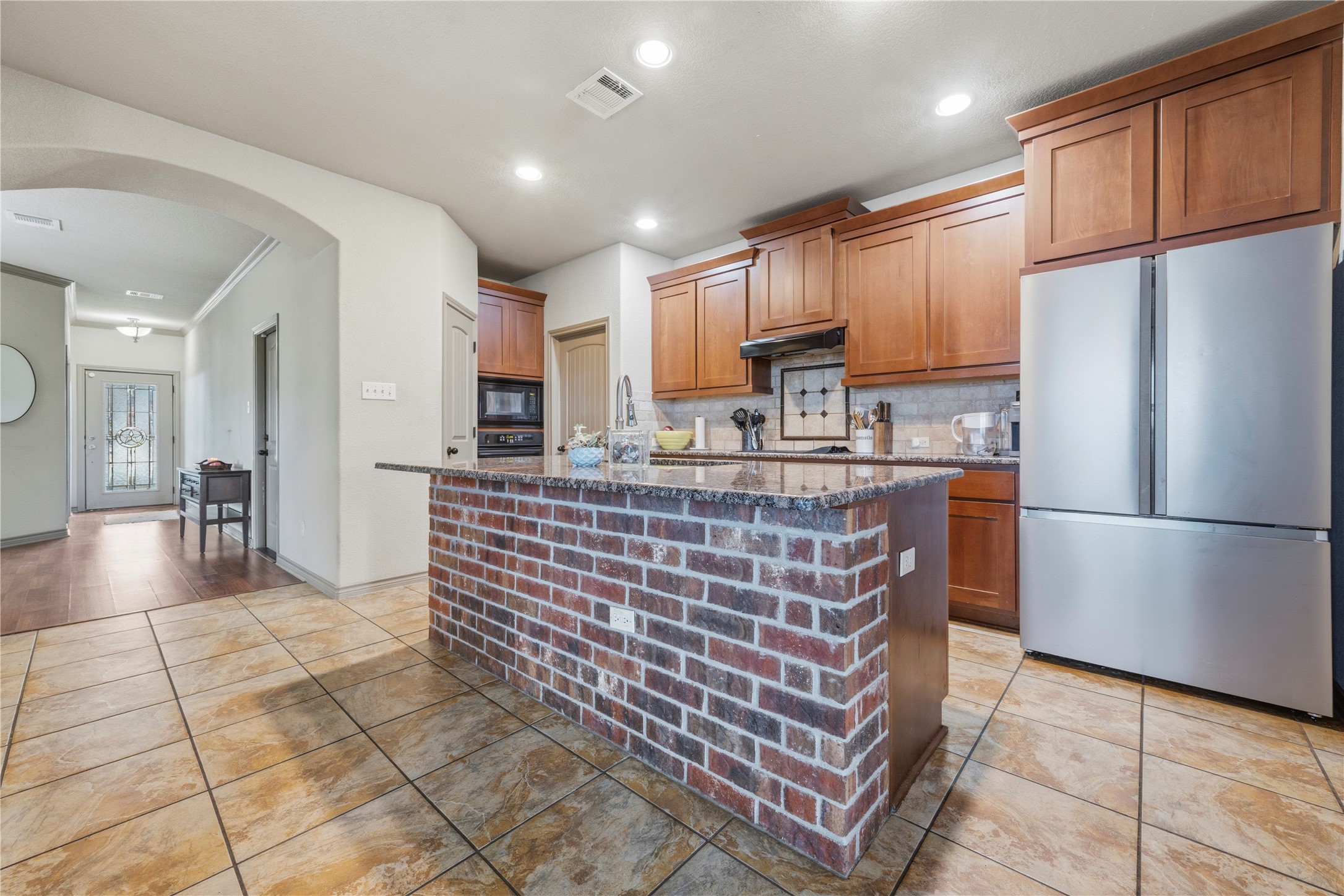 main property photo 11