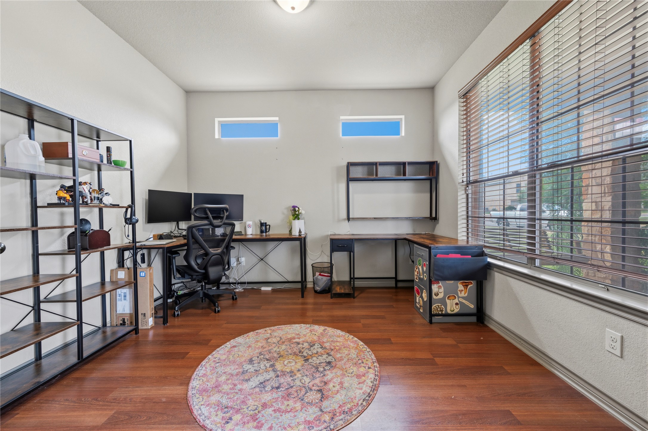 main property photo 4