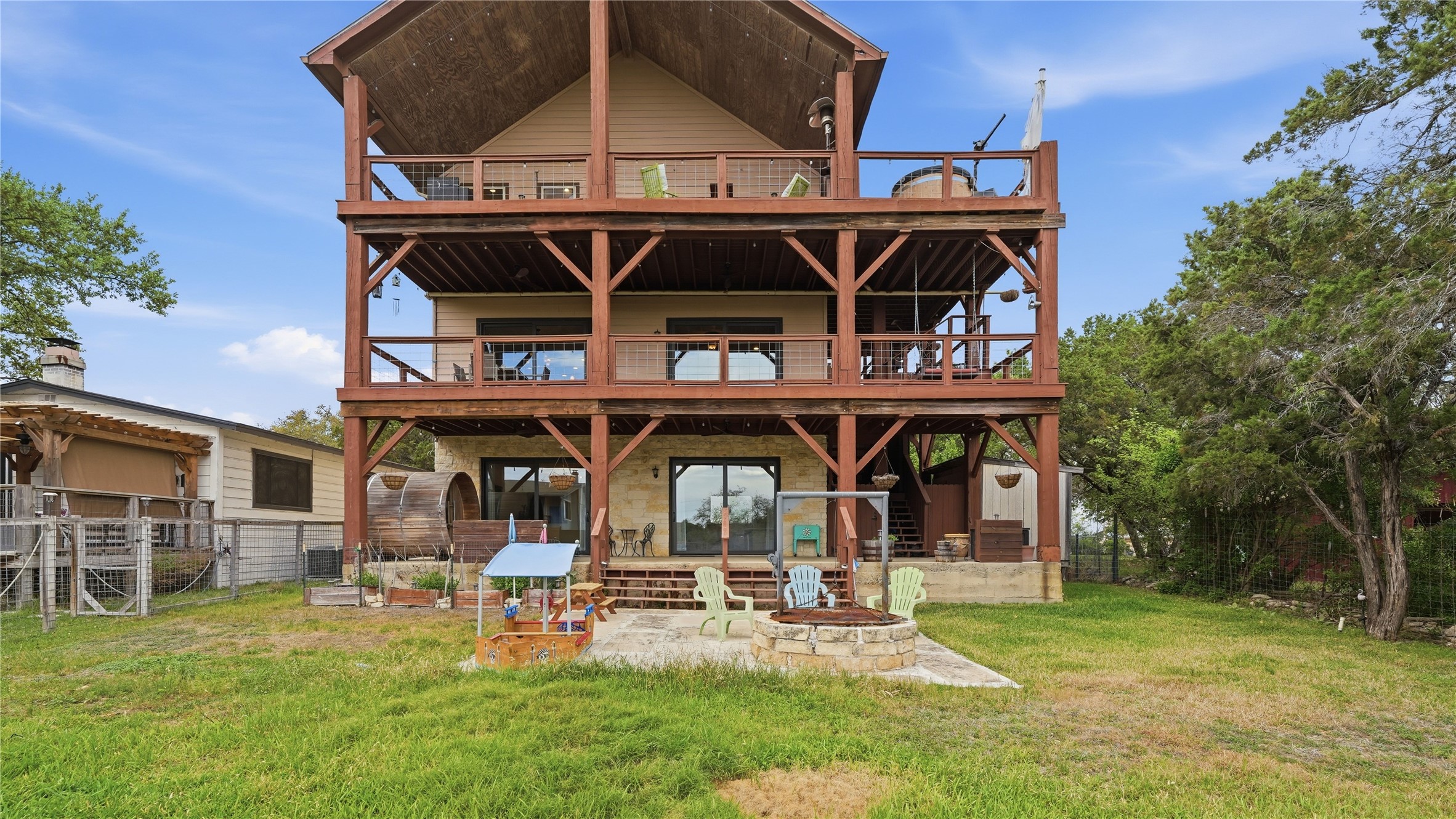 main property photo 34
