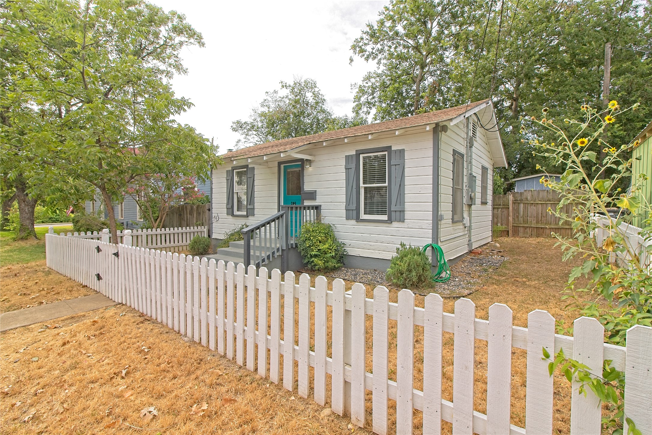 main property photo 2