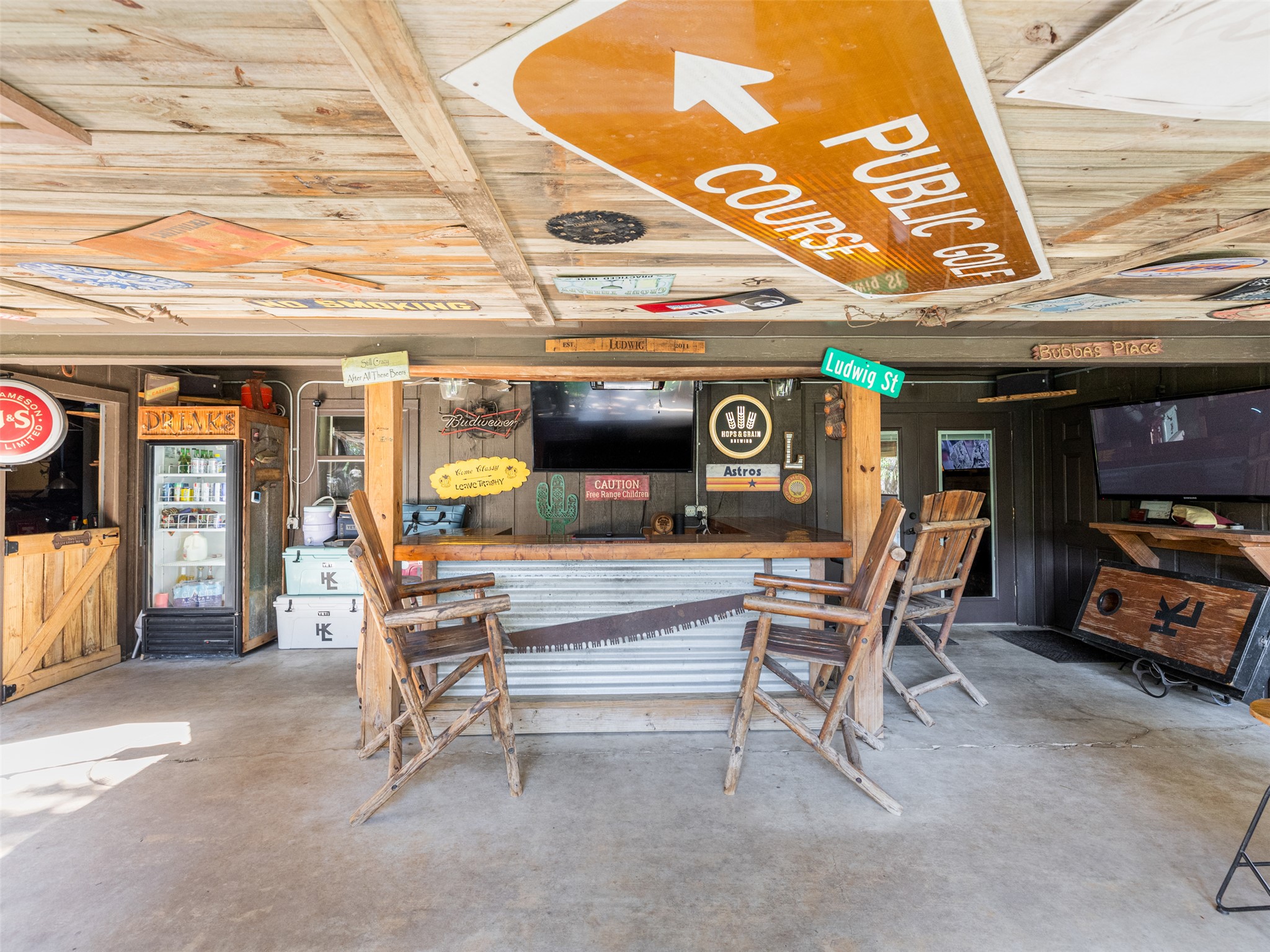 main property photo 19