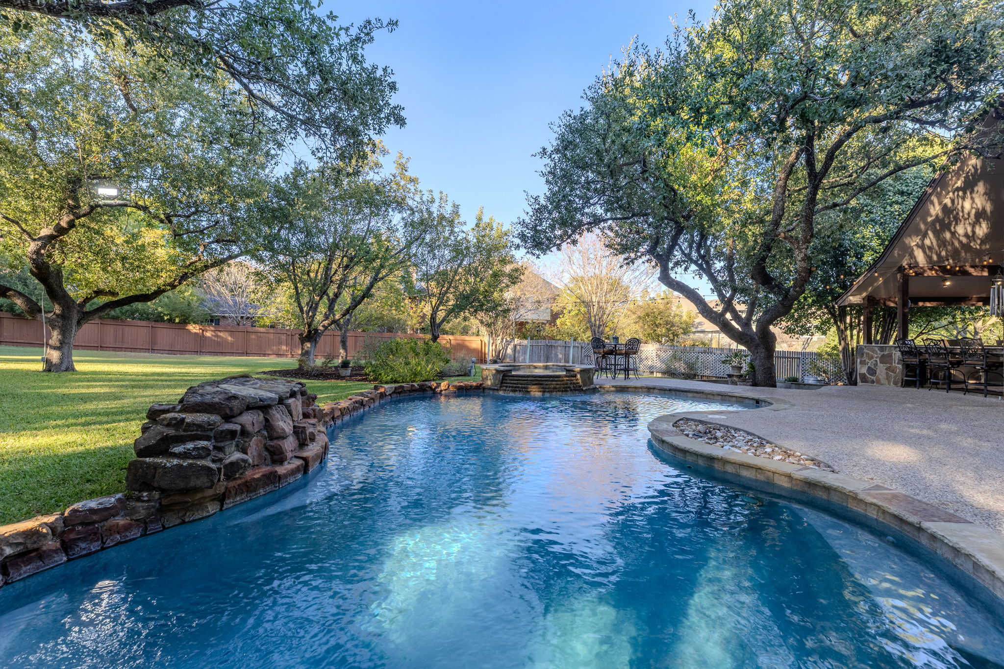 main property photo 28