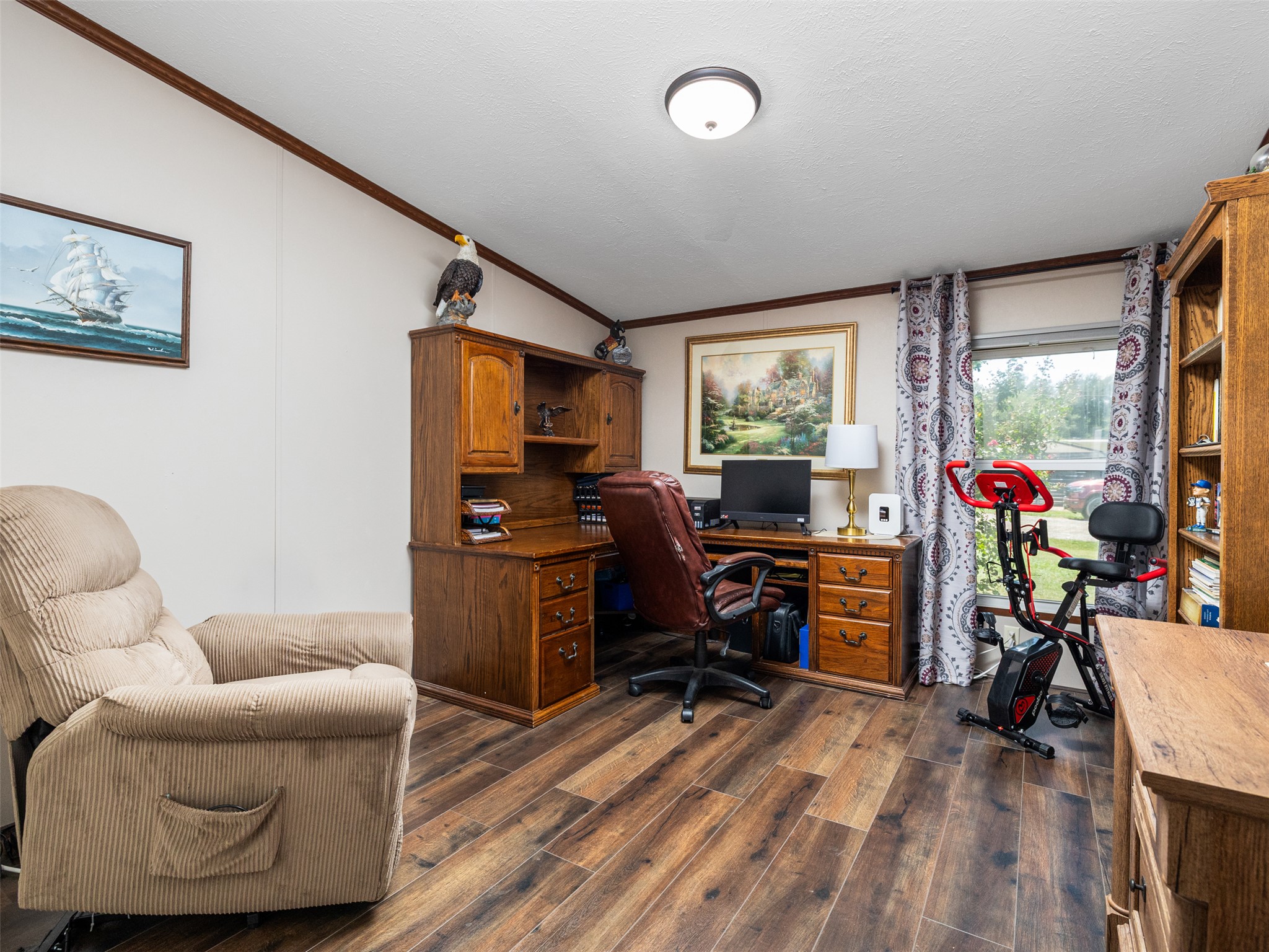 main property photo 23