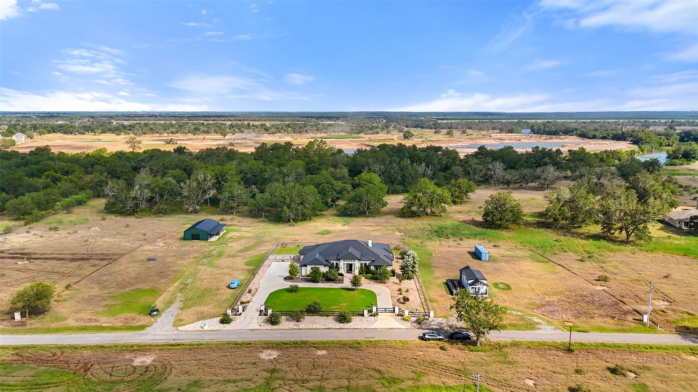 main property photo 2