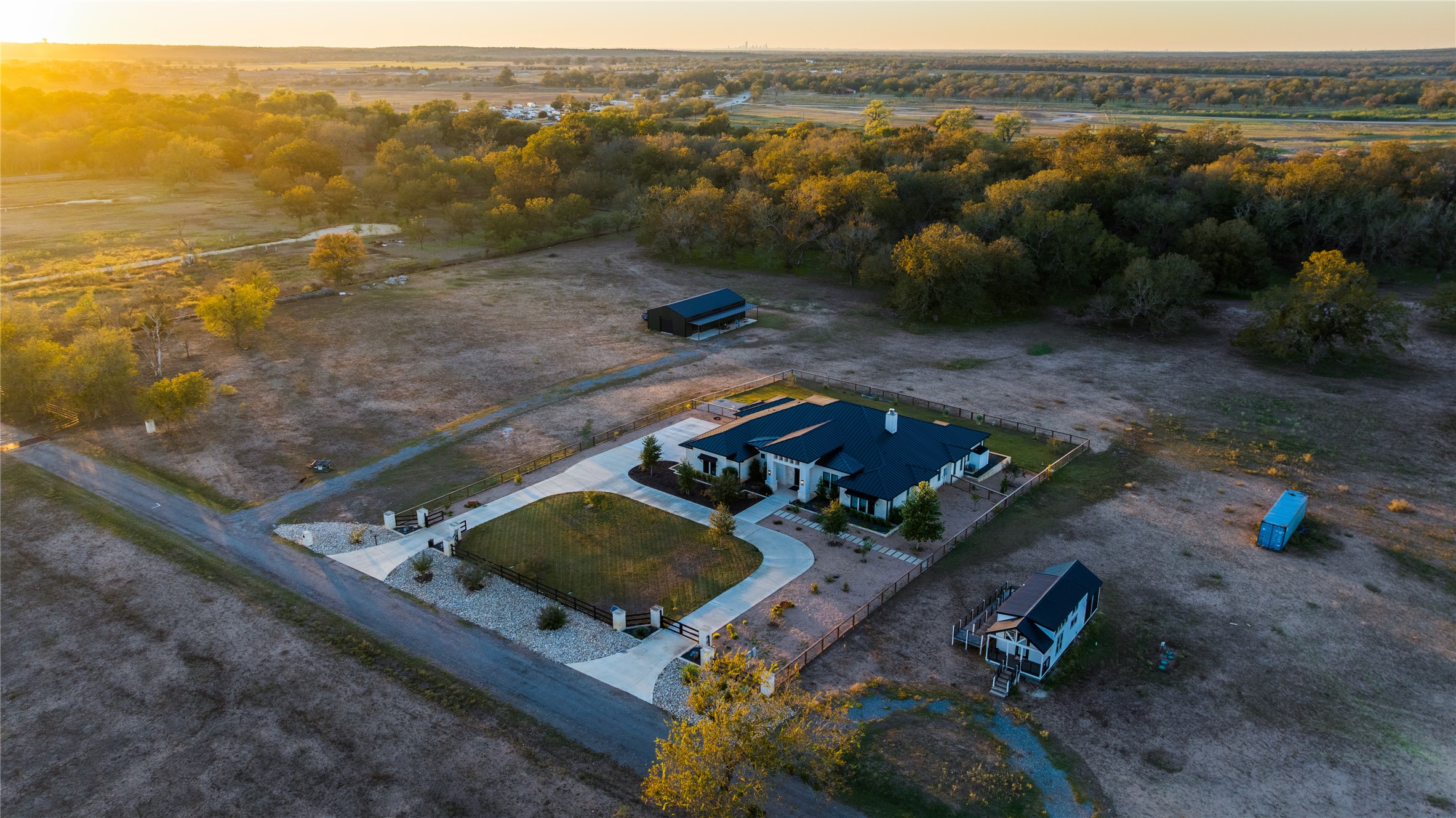 main property photo 3