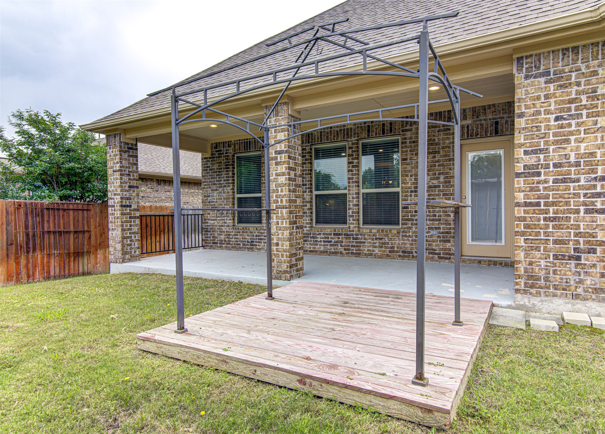 main property photo 26
