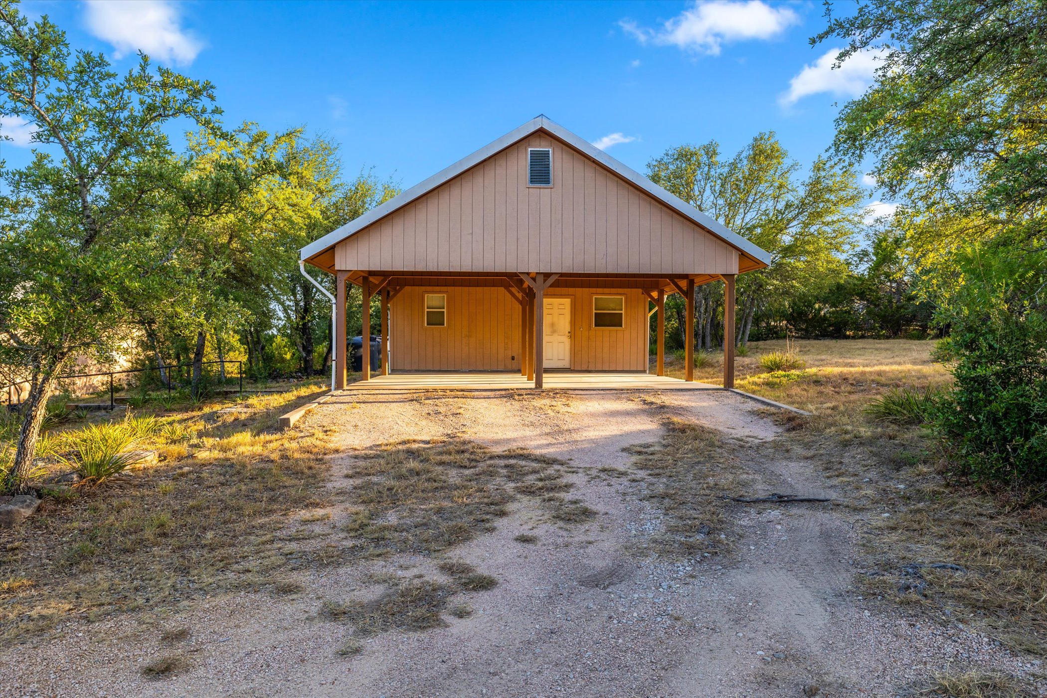 main property photo 8