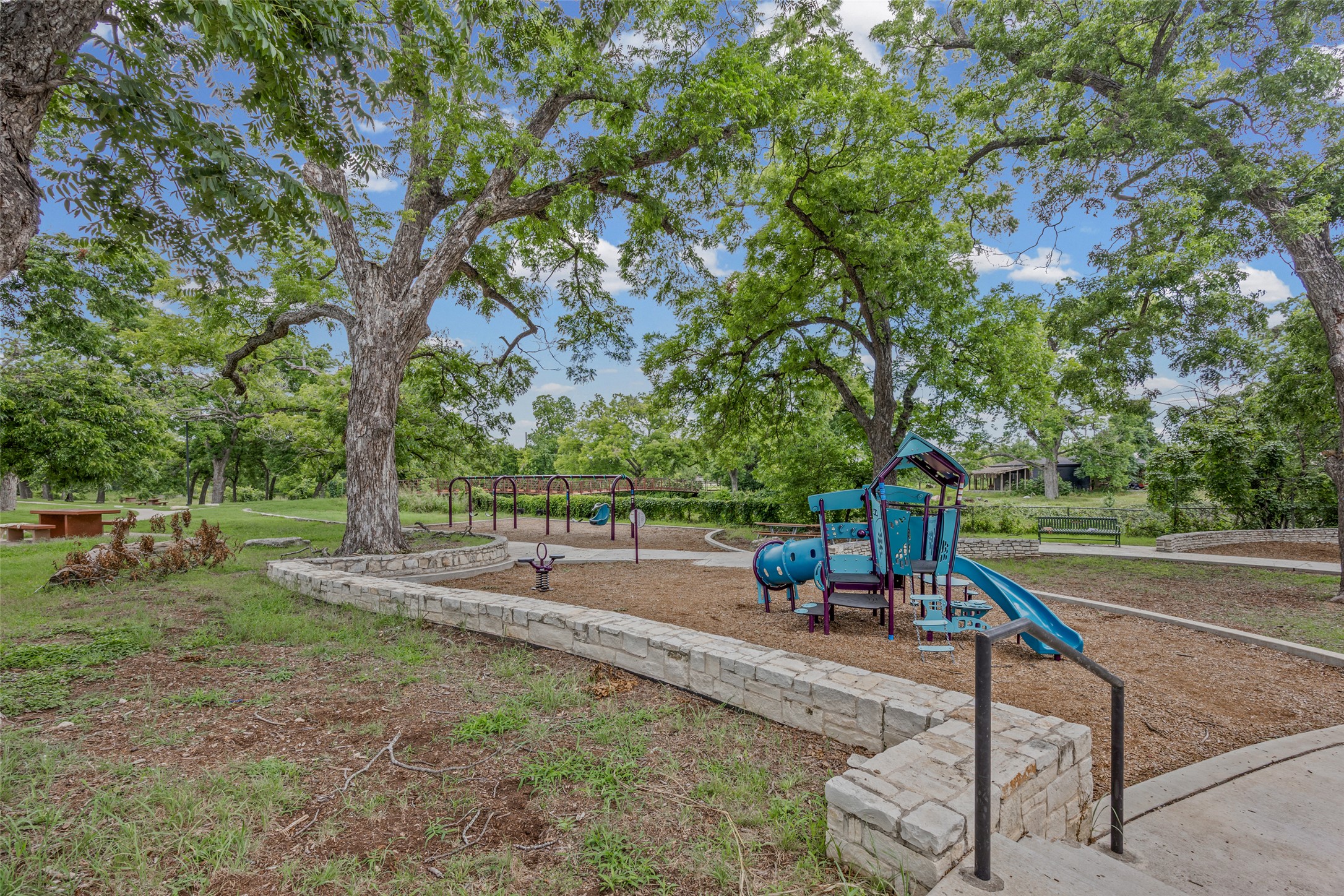 main property photo 24