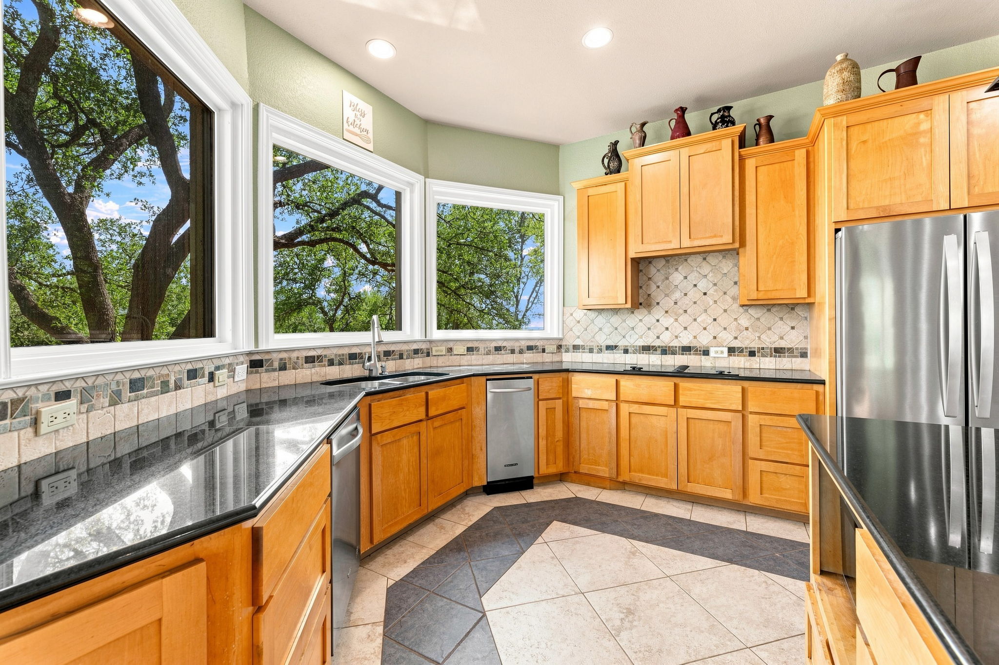 main property photo 10