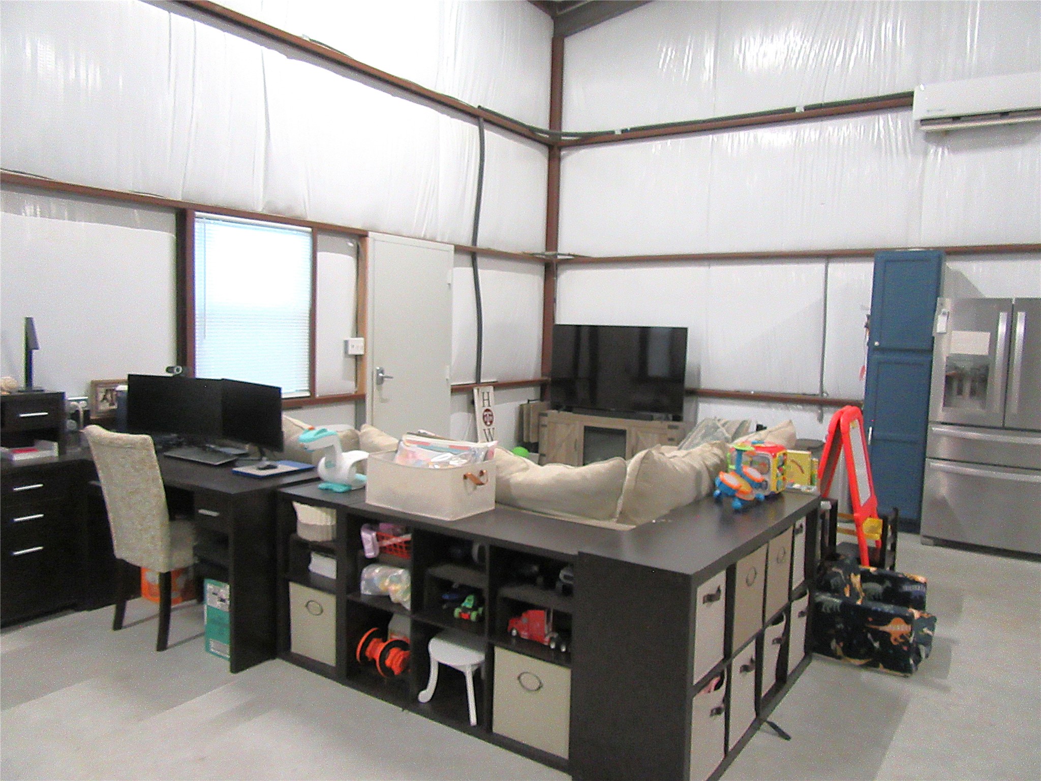 main property photo 23