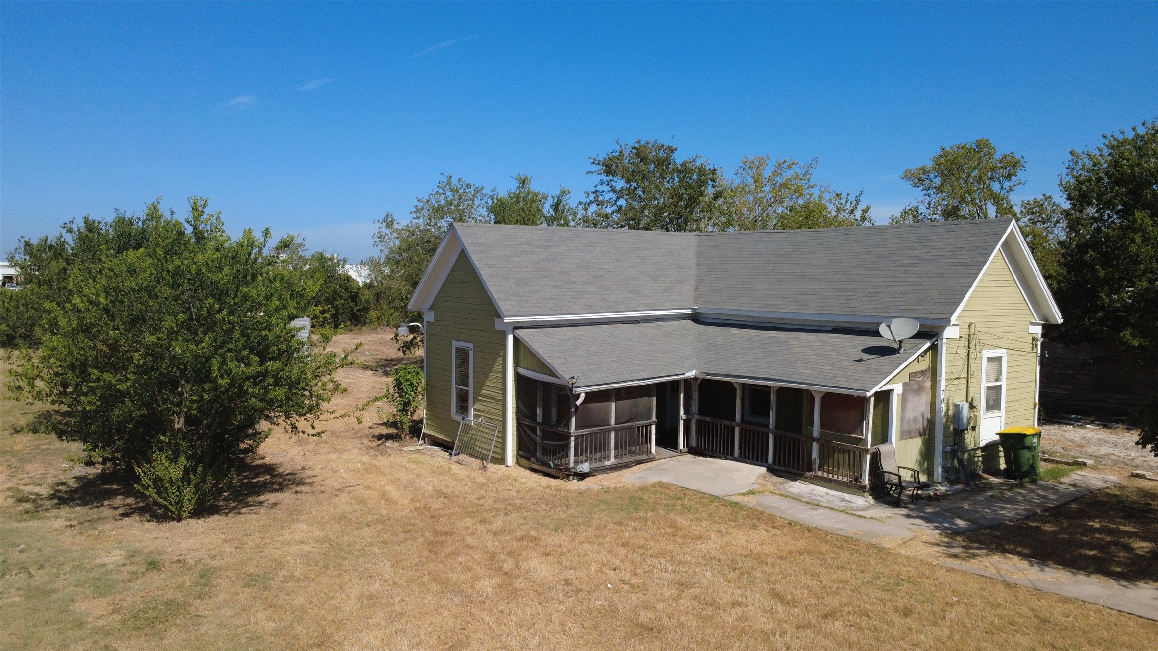 main property photo 14