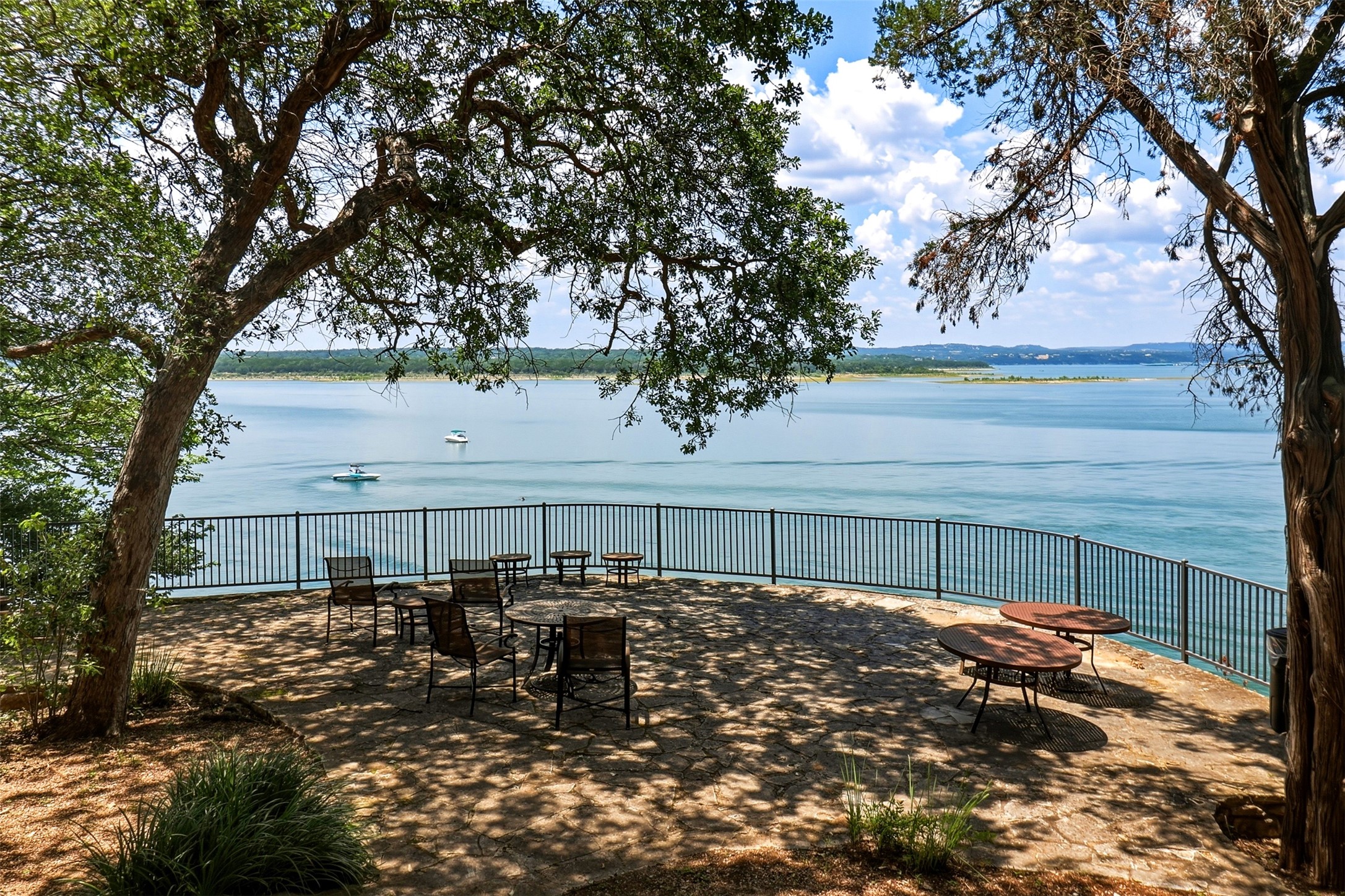 main property photo 31