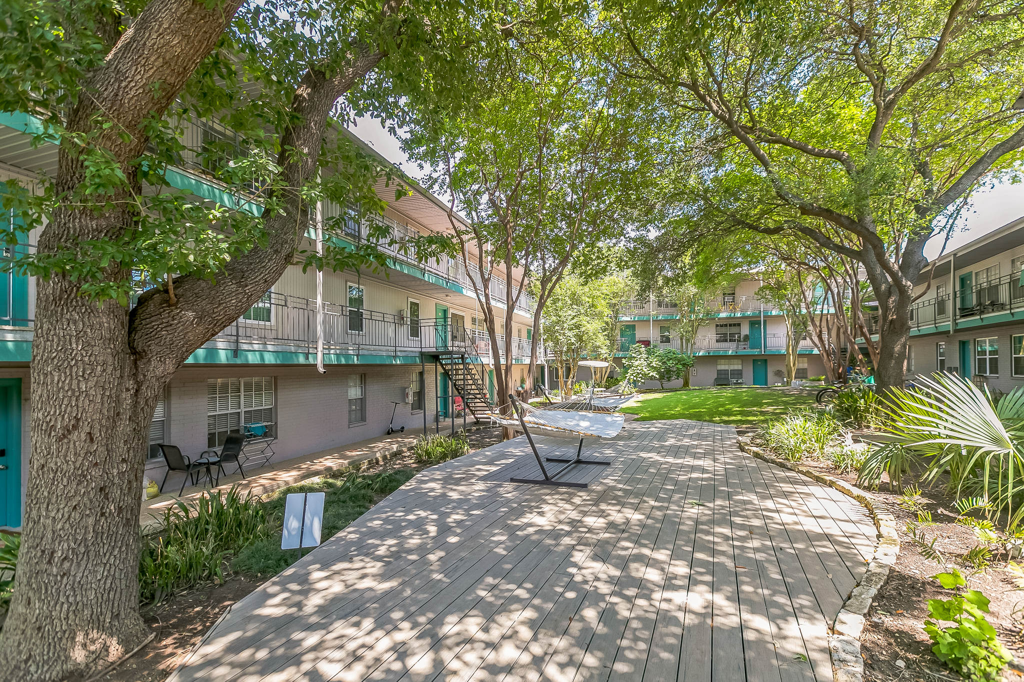 main property photo 16