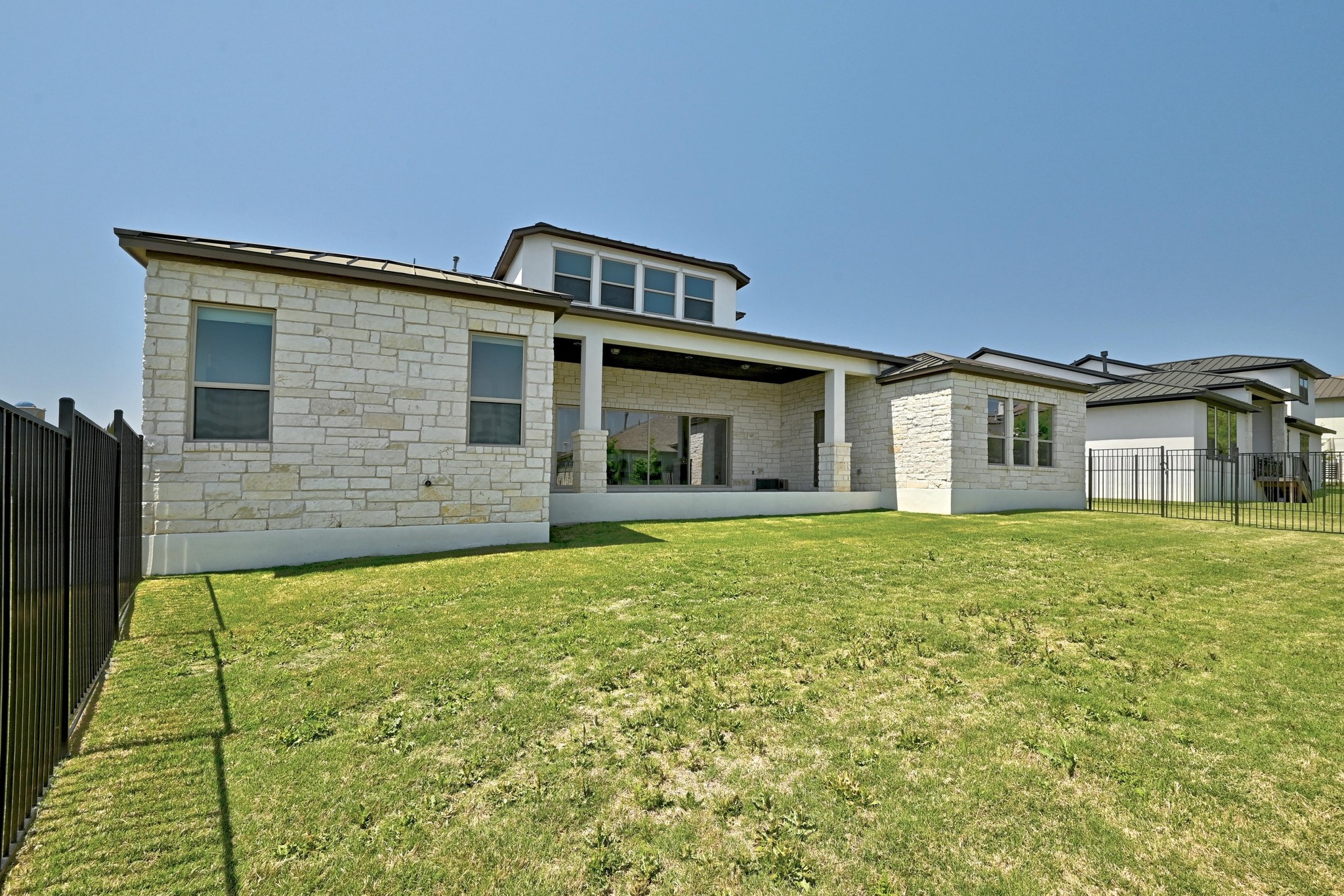 main property photo 34