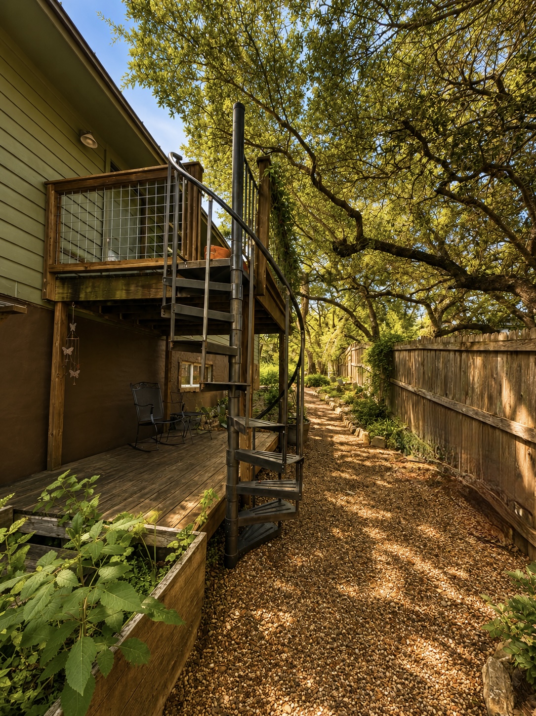 main property photo 11