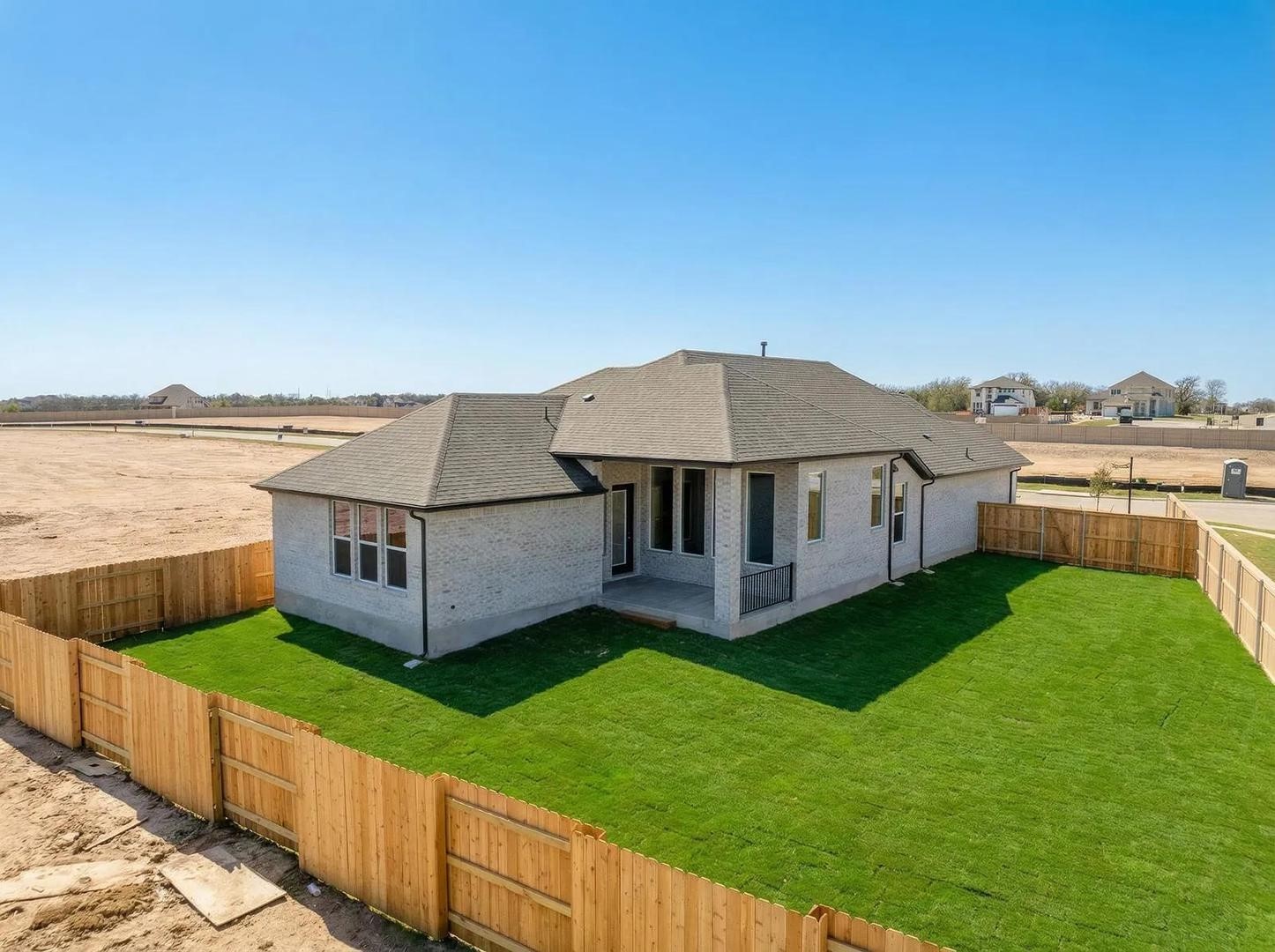 main property photo 14