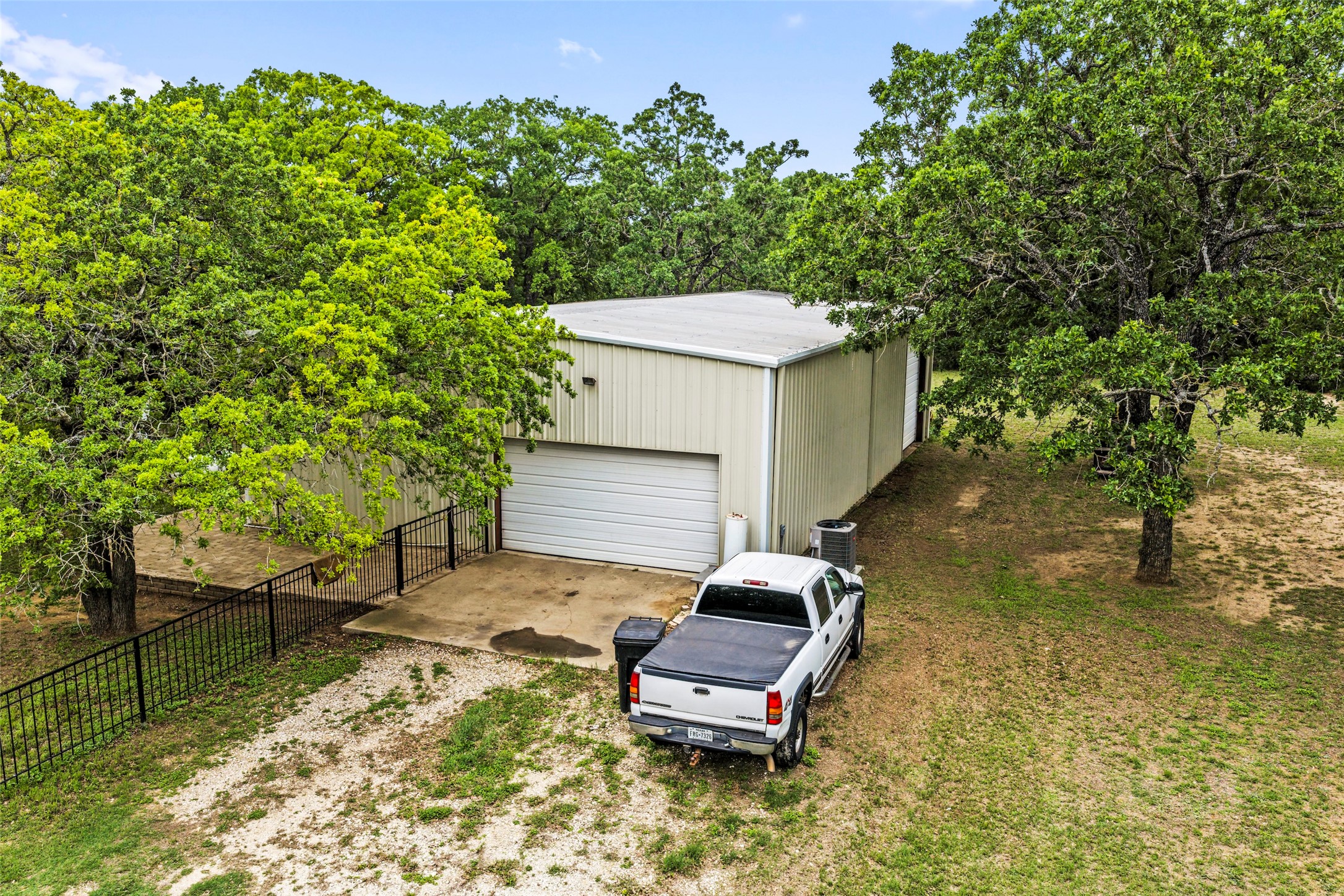 main property photo 11