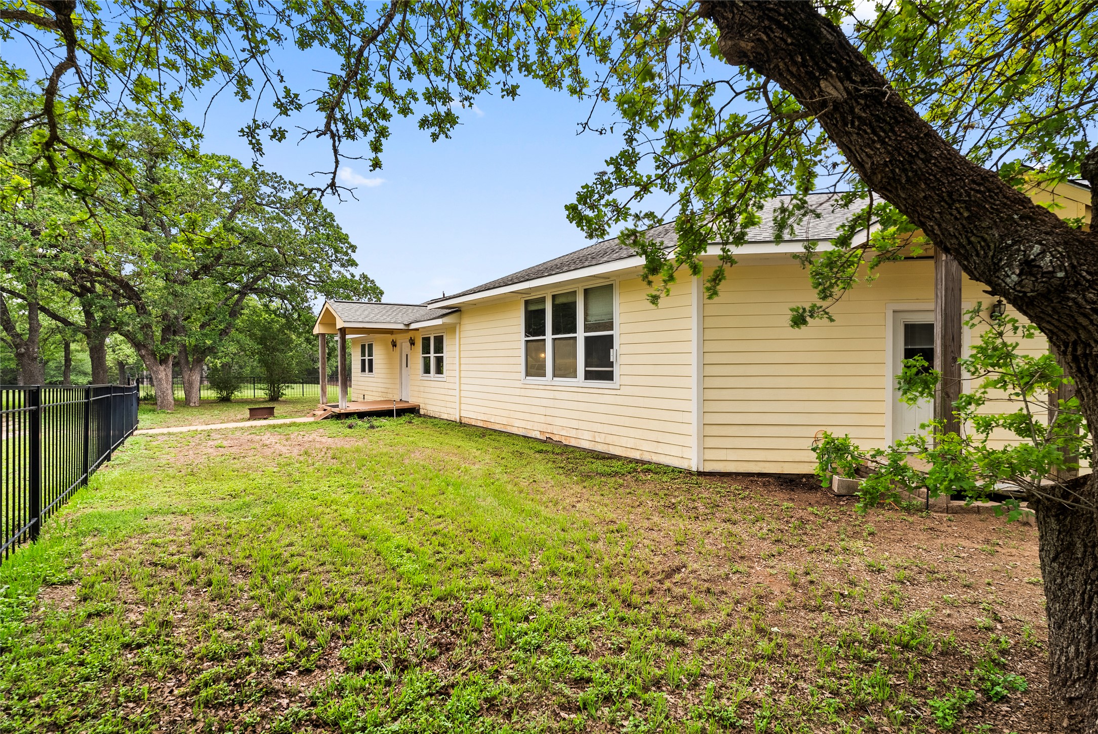 main property photo 34