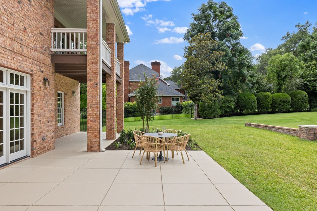 main property photo 28