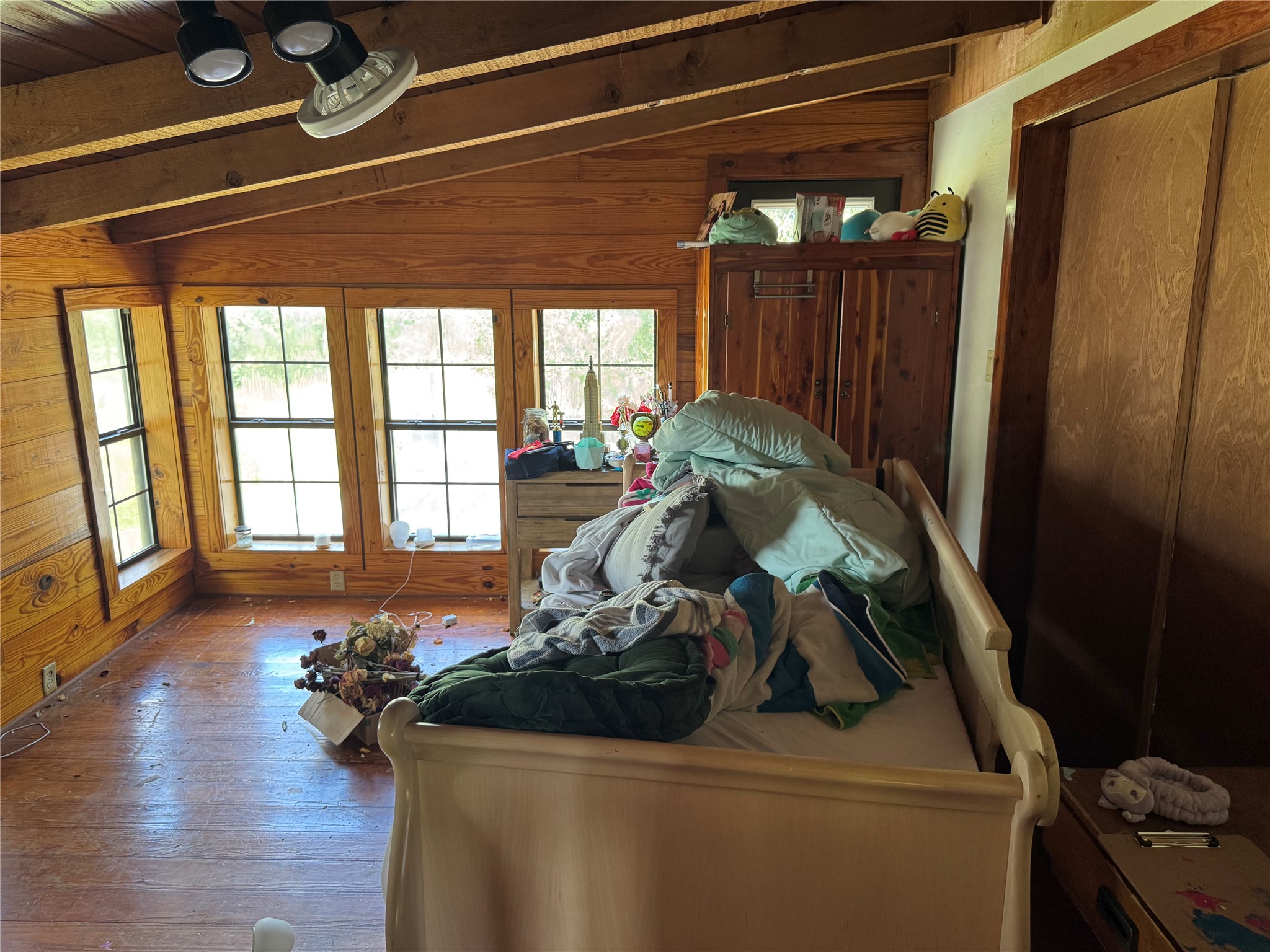 main property photo 19