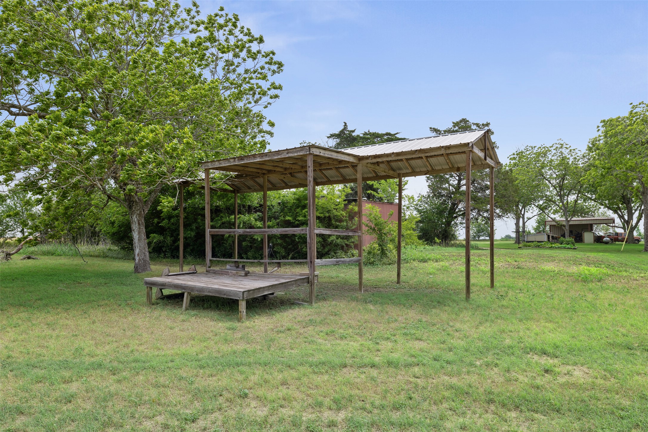 main property photo 25